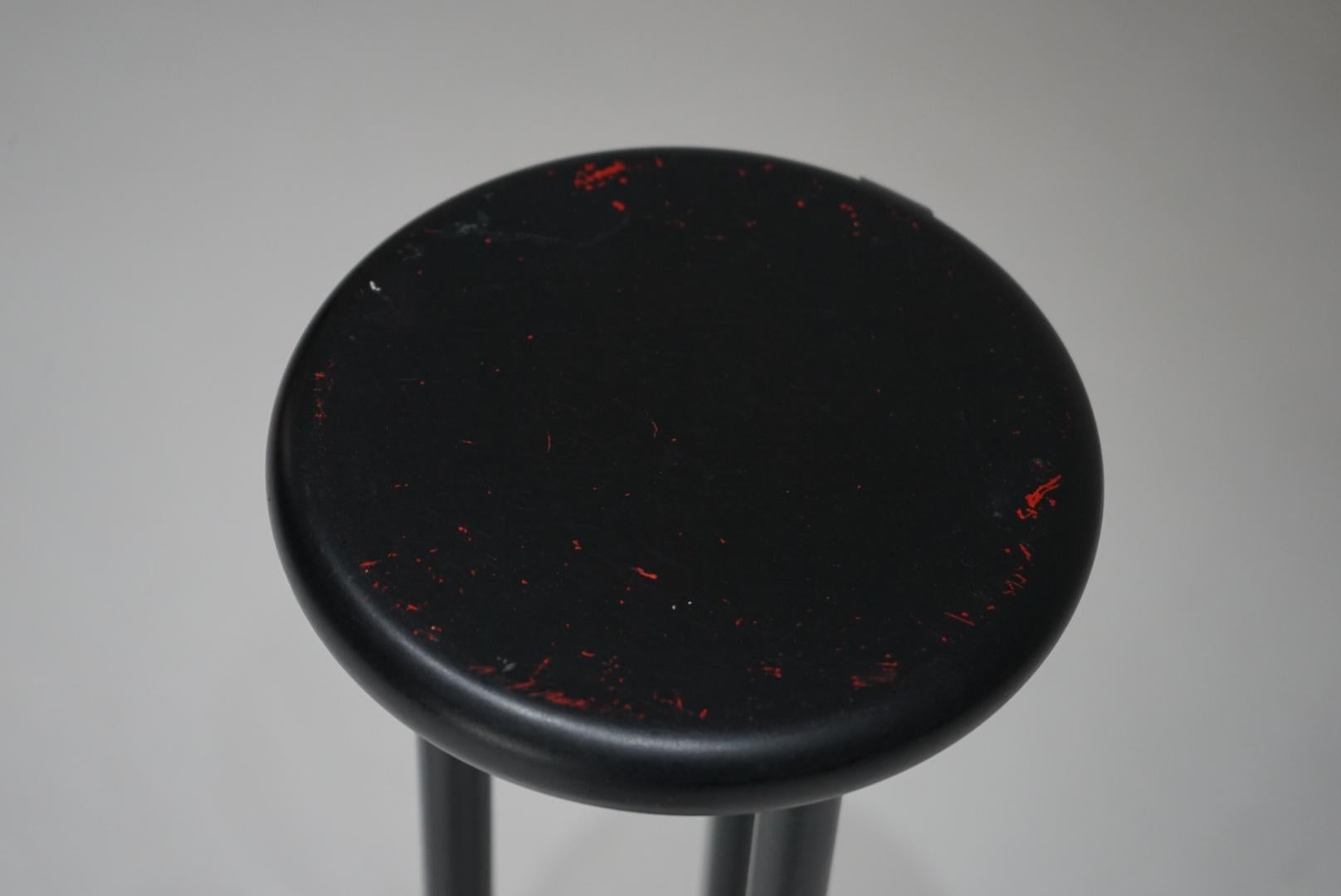Japanese Antique Lacquered Display Stand, 1920s–1940s, Japandi Wabi-Sabi Japonés en venta