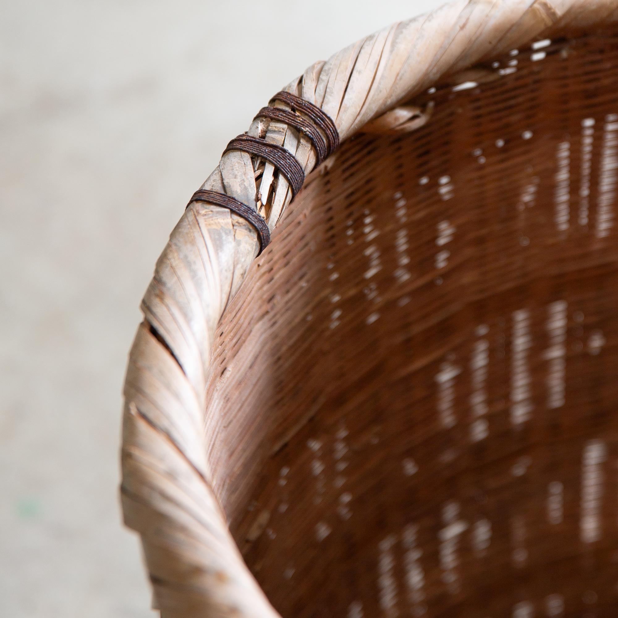 Japanese antique large bamboo double layered basket - wabi sabi primitive decor For Sale 1