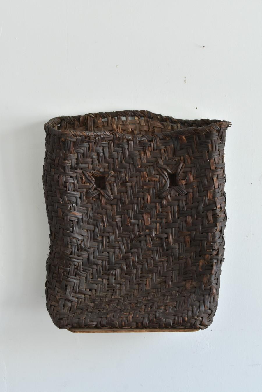 Hand-Woven Japanese antique Large basket woven with grape vines/1868-1920/Vase on the wall For Sale