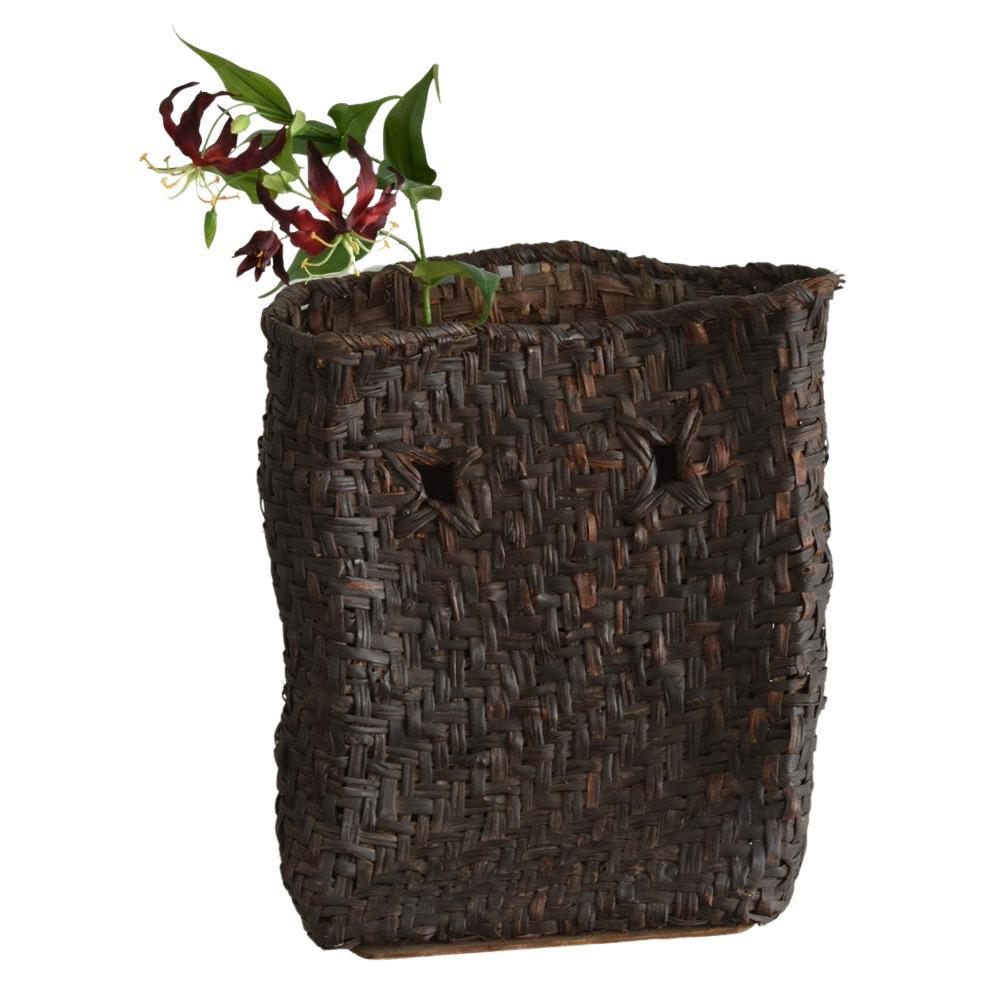Japanese antique Large basket woven with grape vines/1868-1920/Vase on the wall For Sale