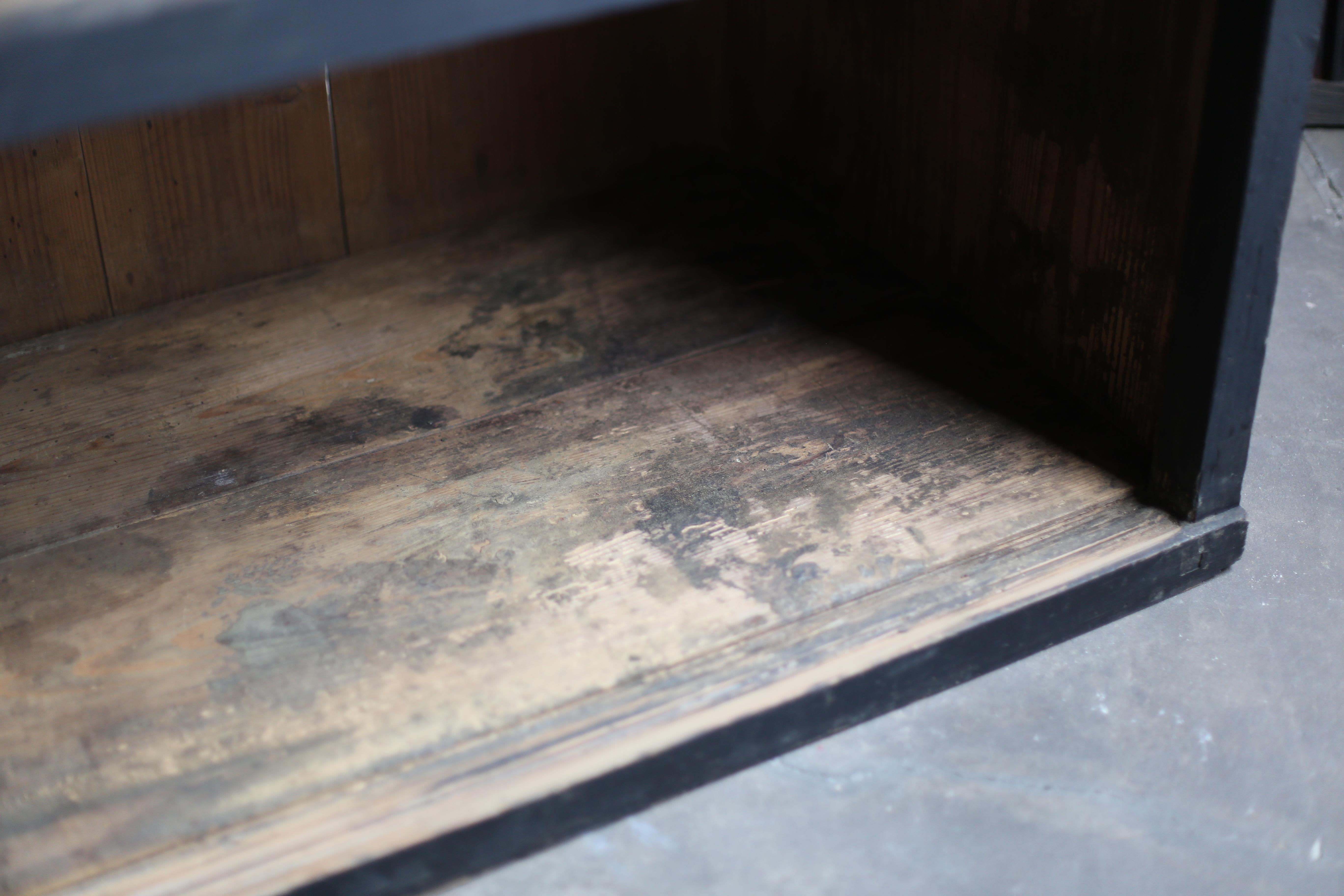 BK Antiques giapponese di grandi dimensioni Tansu 1860-1900 / Cabinet Sideboard Wabi Sabi in vendita 2