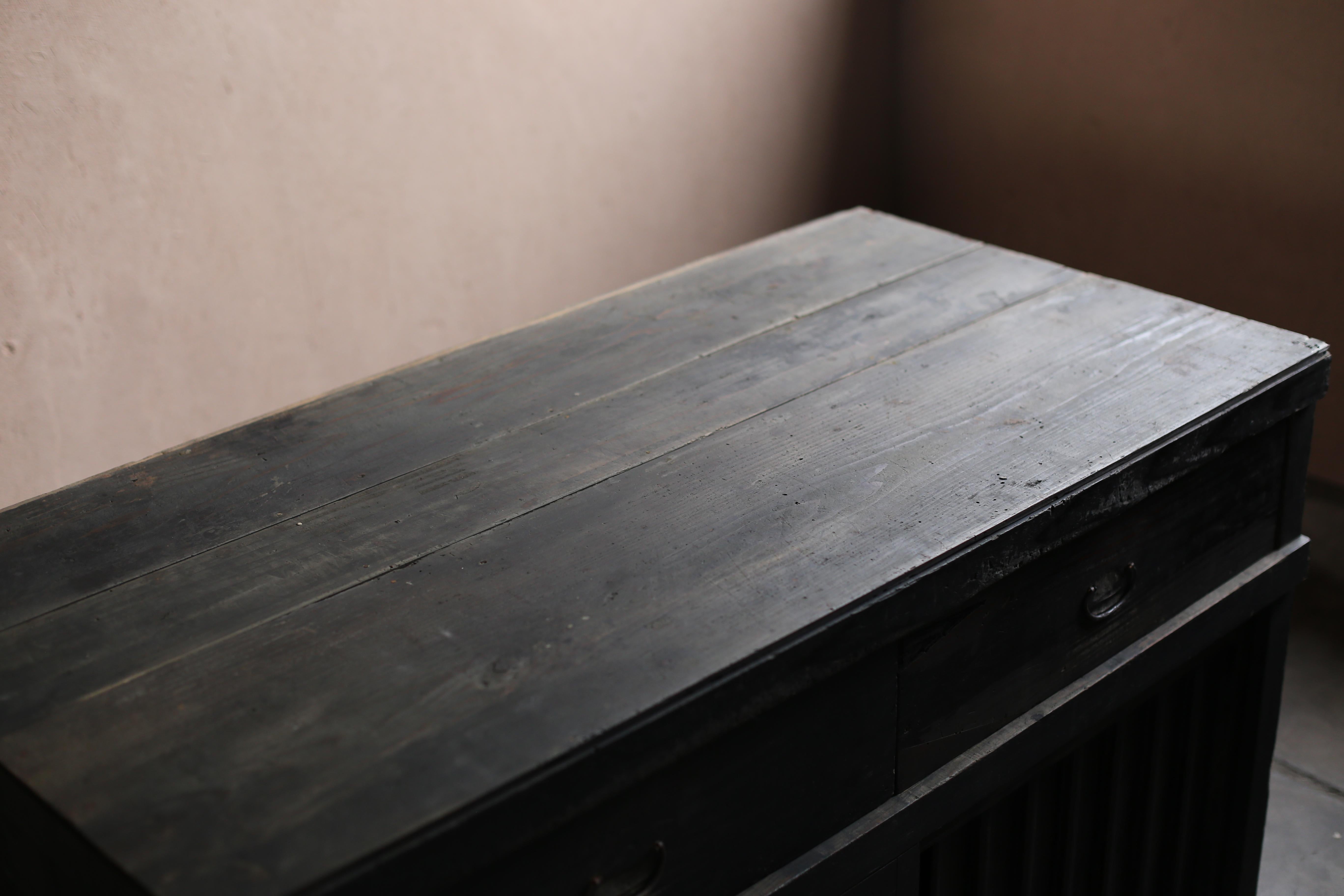 BK Antiques giapponese di grandi dimensioni Tansu 1860-1900 / Cabinet Sideboard Wabi Sabi in vendita 4