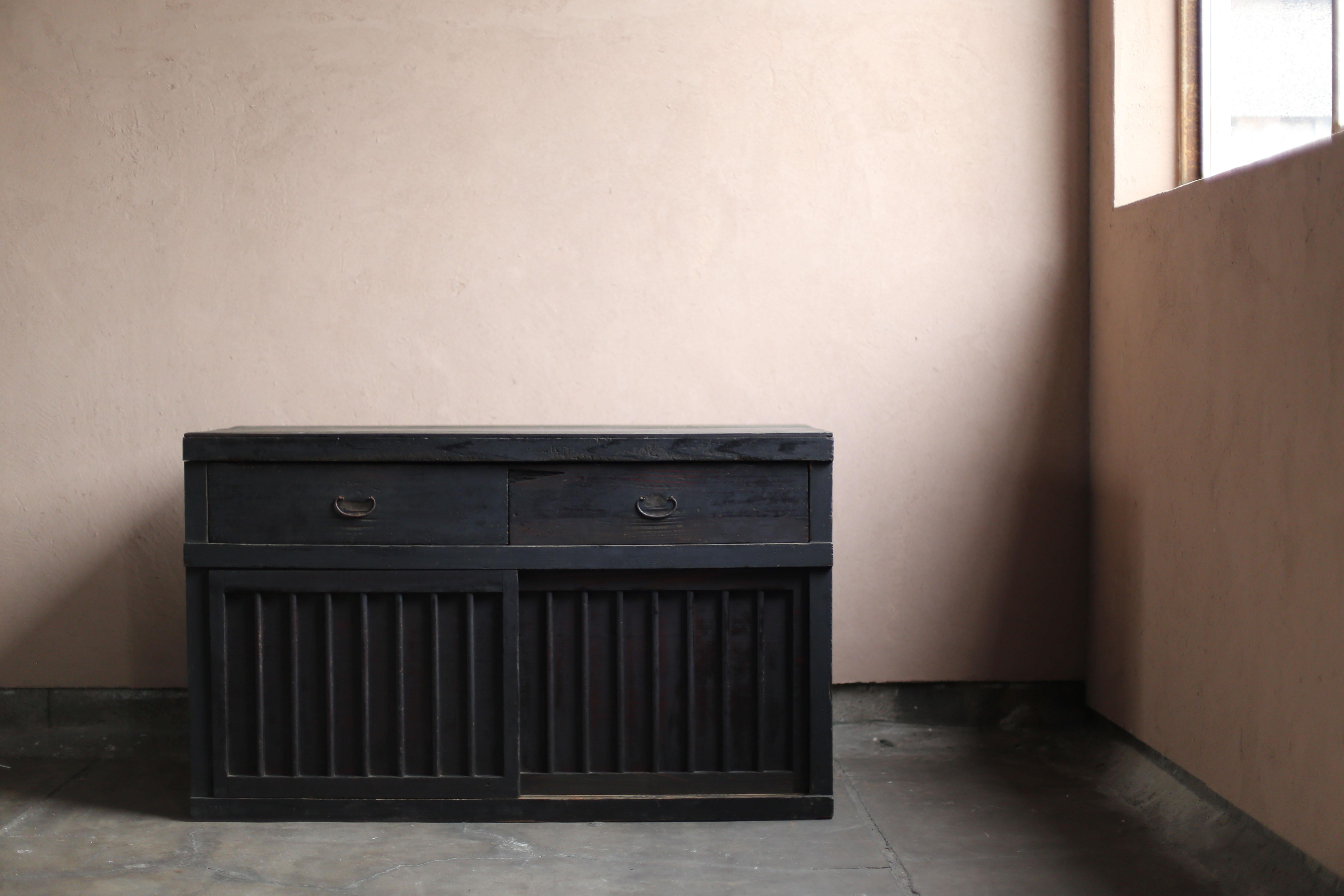 Edo BK Antiques giapponese di grandi dimensioni Tansu 1860-1900 / Cabinet Sideboard Wabi Sabi in vendita