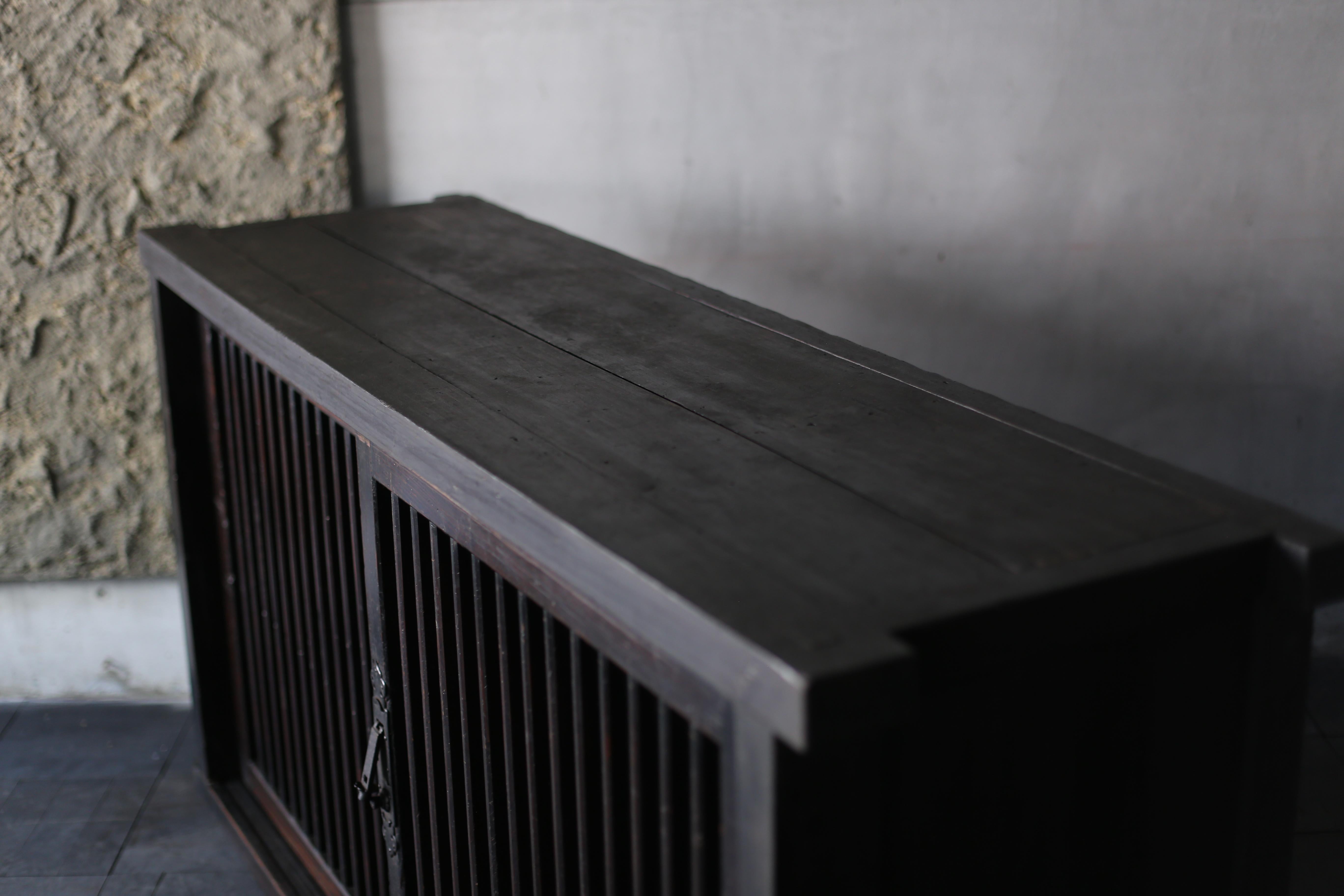Cèdre Grand meuble de rangement japonais antique BK Tansu 1860s-1900s / enfilade Wabi Sabi en vente