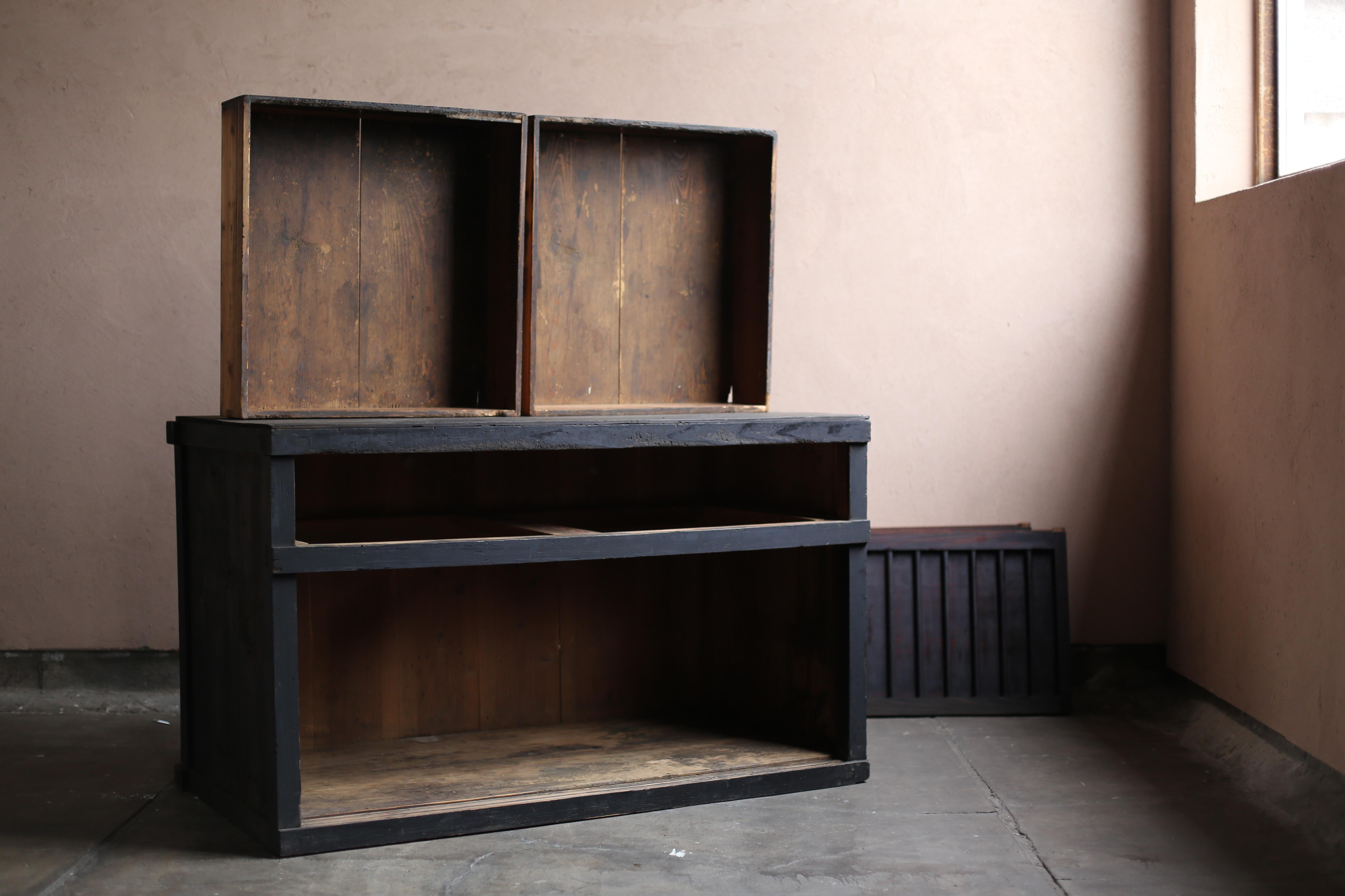 XIX secolo BK Antiques giapponese di grandi dimensioni Tansu 1860-1900 / Cabinet Sideboard Wabi Sabi in vendita