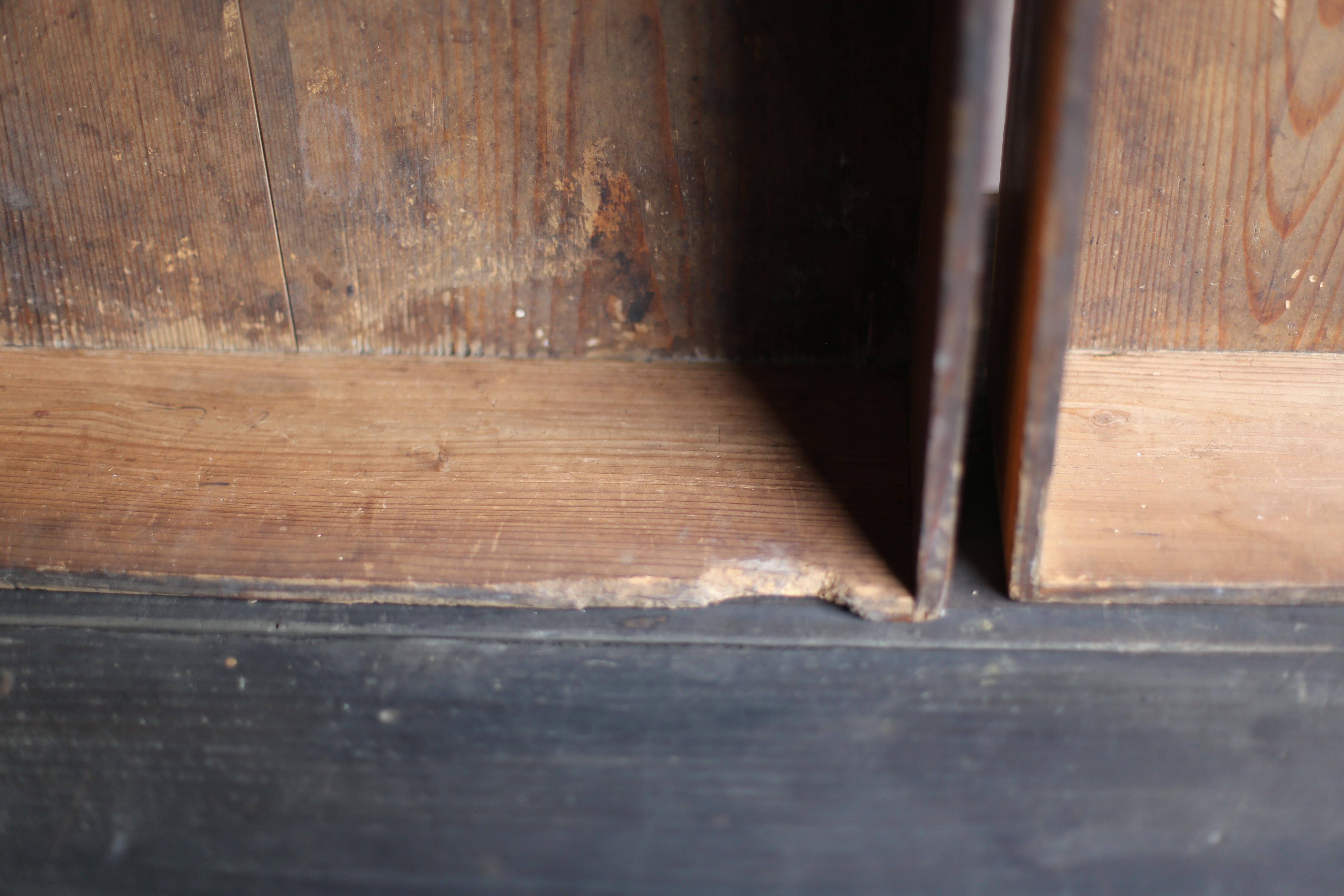 BK Antiques giapponese di grandi dimensioni Tansu 1860-1900 / Cabinet Sideboard Wabi Sabi in vendita 1
