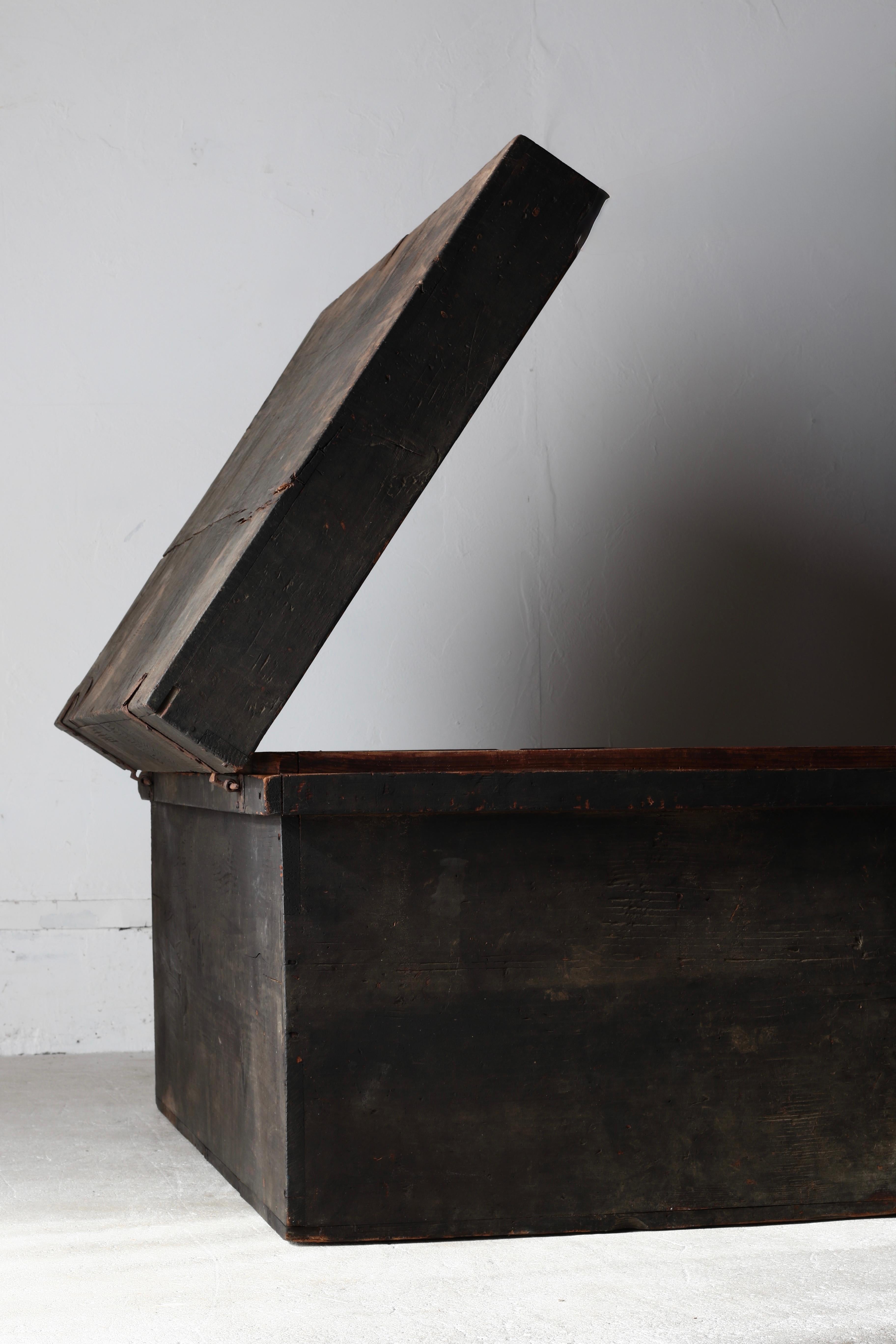Japanese Antique Large Black Box / Sofa Table Side Table /1868-1912s / Wabi-sabi im Angebot 7