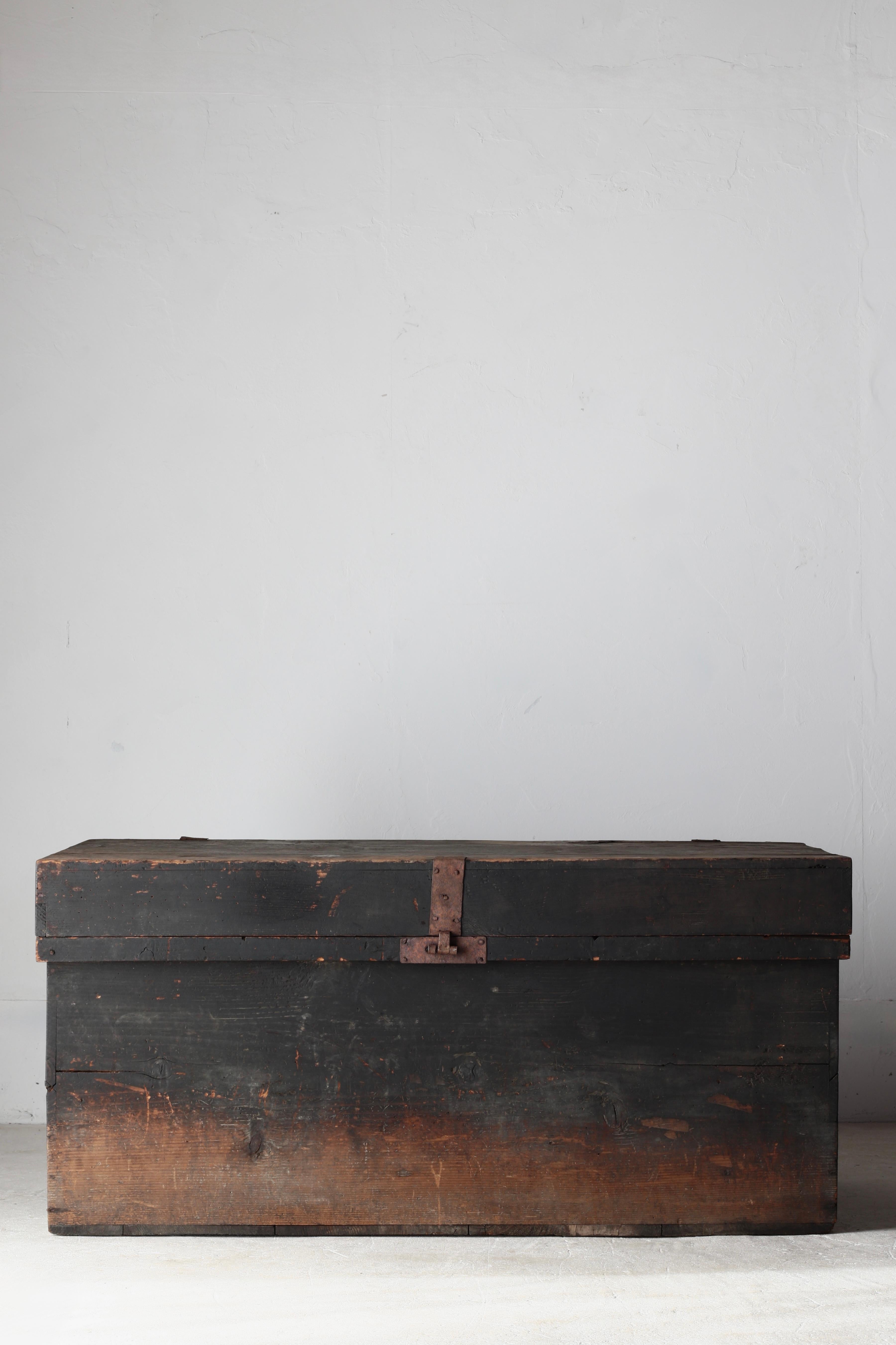 Japanese Antique Large Black Box / Sofa Table Side Table /1868-1912s / Wabi-sabi im Angebot 12
