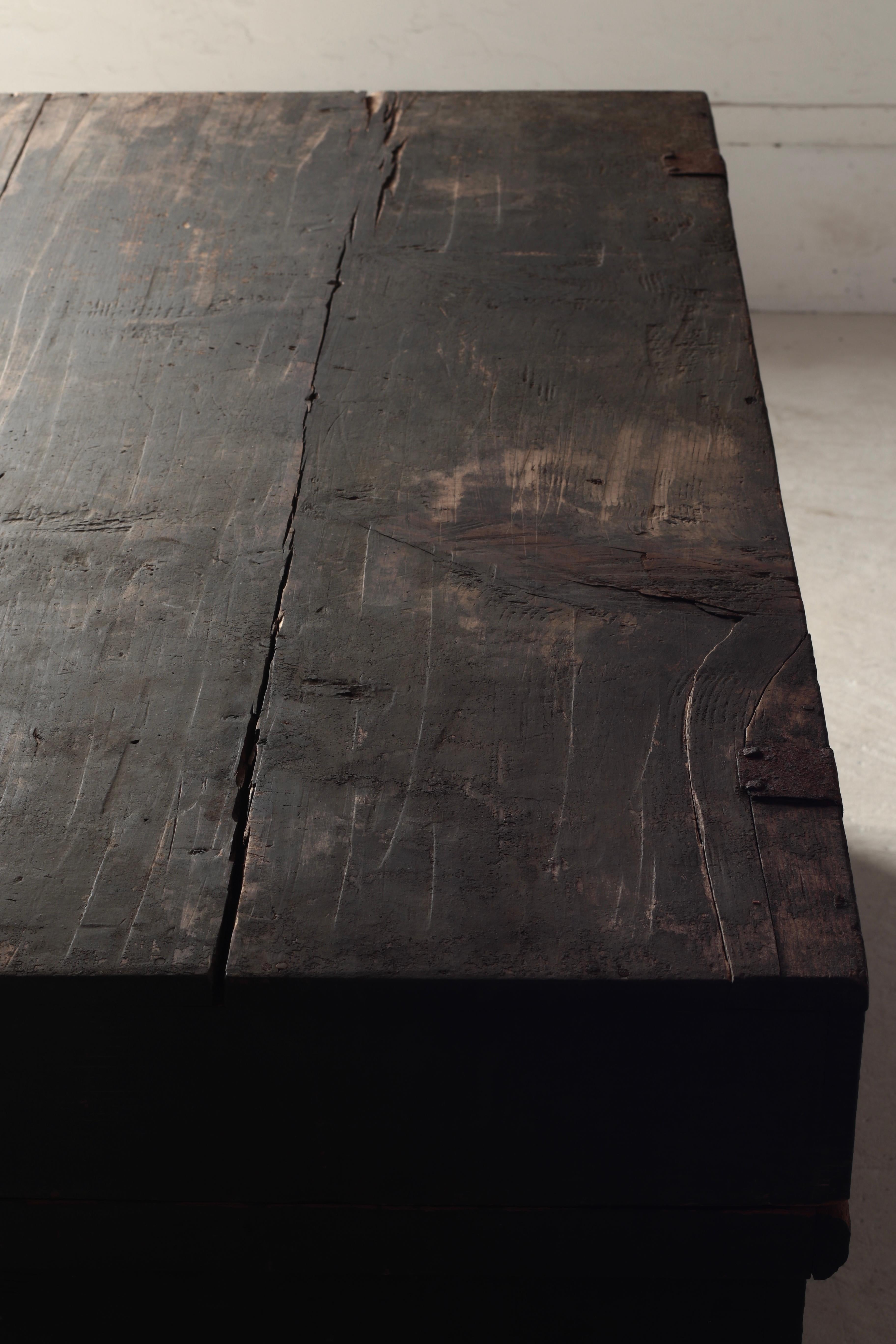 Japanese Antique Large Black Box / Sofa Table Side Table /1868-1912s / Wabi-sabi (19. Jahrhundert) im Angebot
