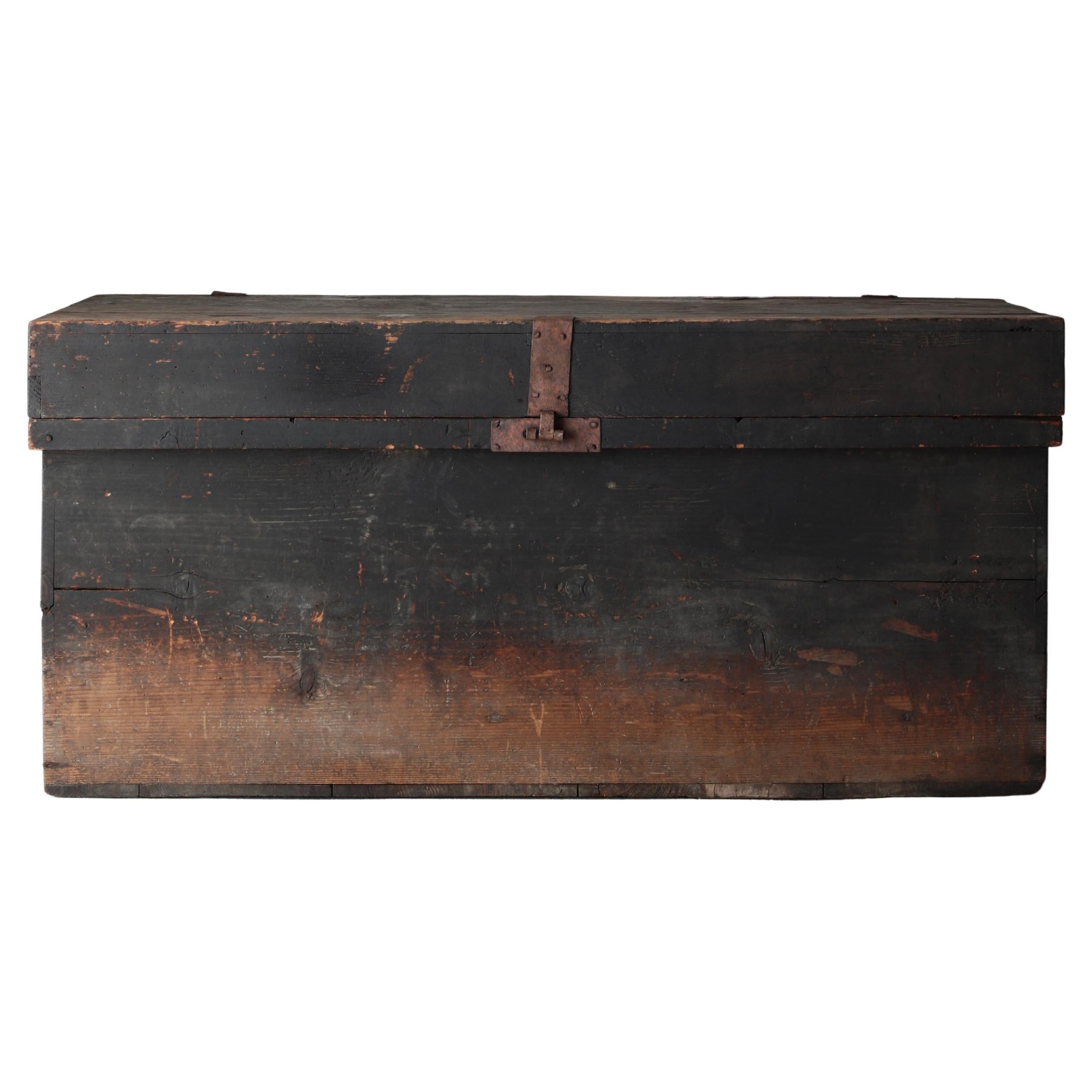 Japanese Antique Large Black Box / Sofa Table Side Table /1868-1912s / Wabi-sabi im Angebot