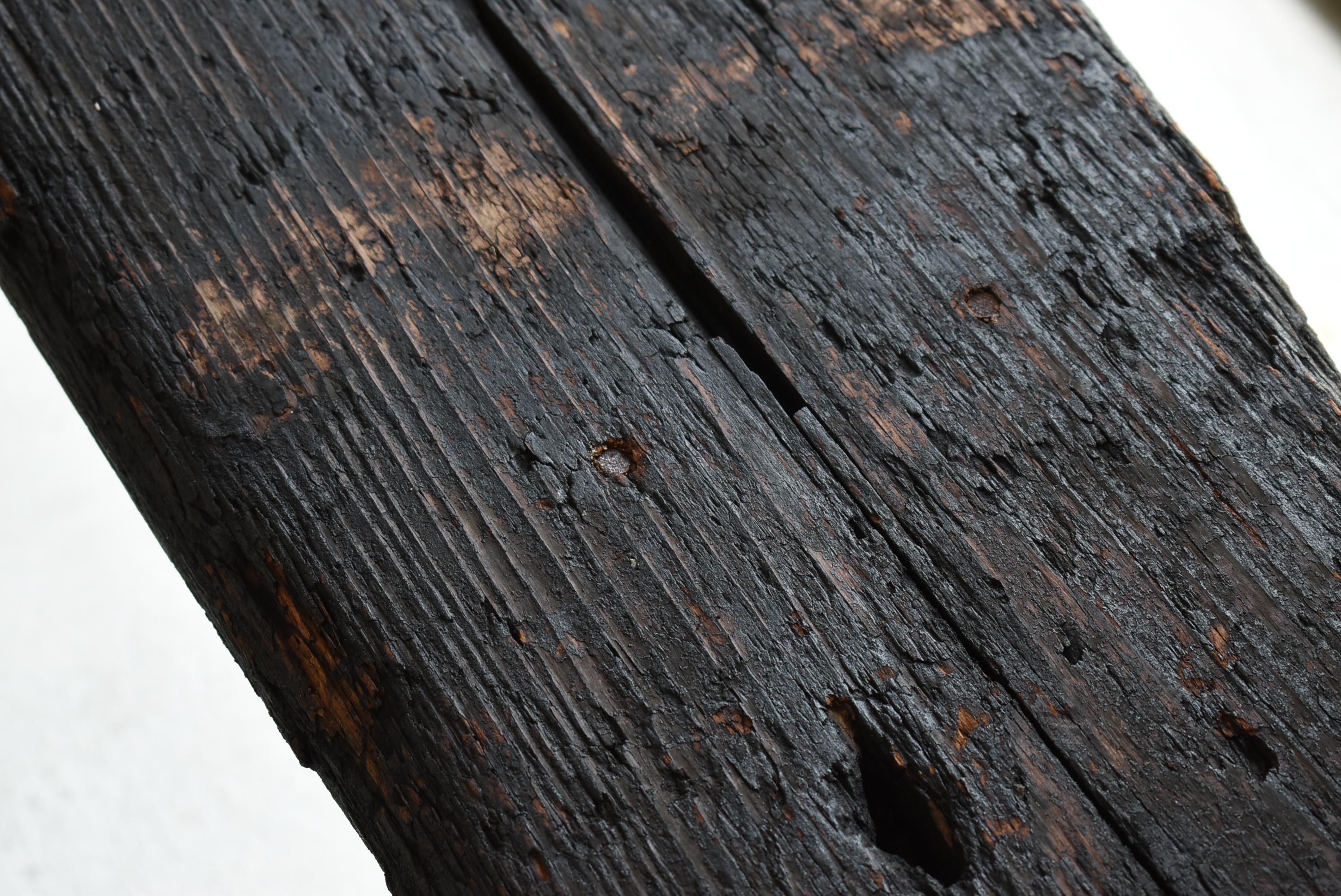 Tavolo da esposizione nero antico giapponese di grandi dimensioni 1900-1920 / Tavolino Wabisabi in vendita 8
