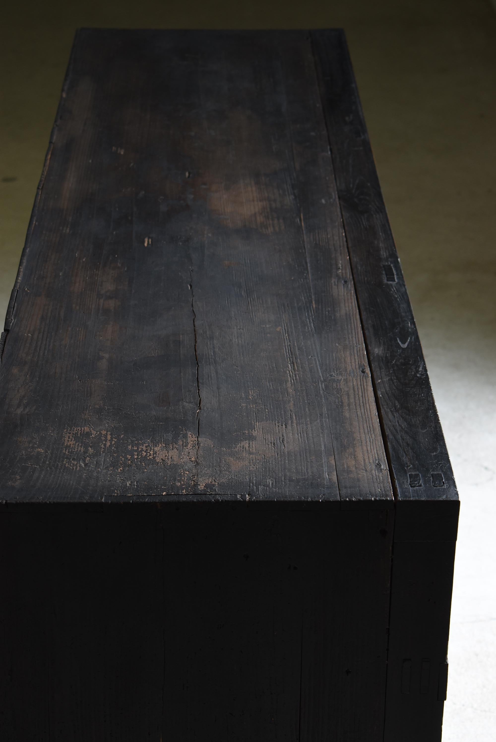 Japanisches antikes großes schwarzes Sideboard, 1860er-1900er Jahre / Tansu Wabisabi, Tansu Wabisabi im Angebot 11