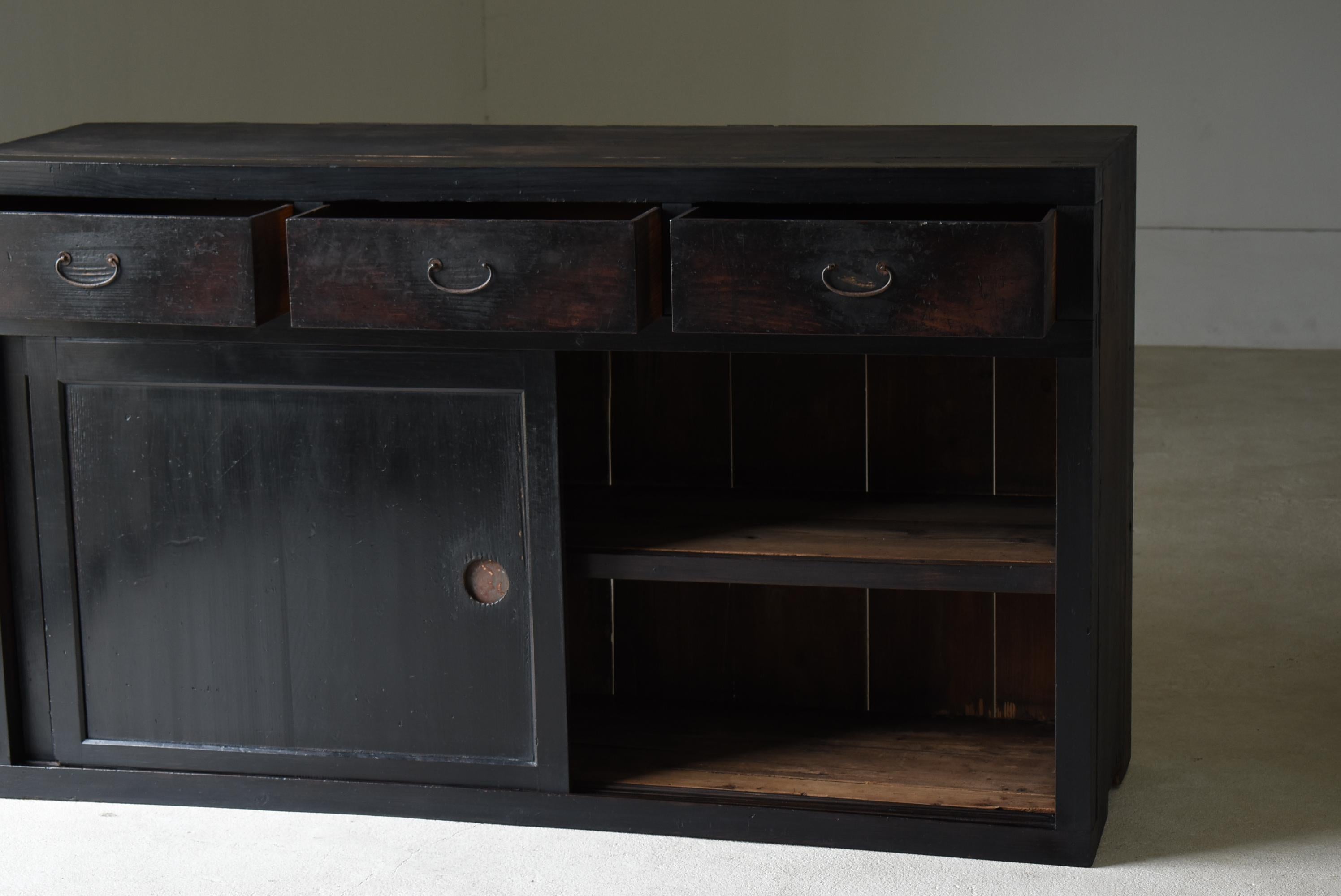 Japanisches antikes großes schwarzes Sideboard, 1860er-1900er Jahre / Tansu Wabisabi, Tansu Wabisabi im Angebot 2