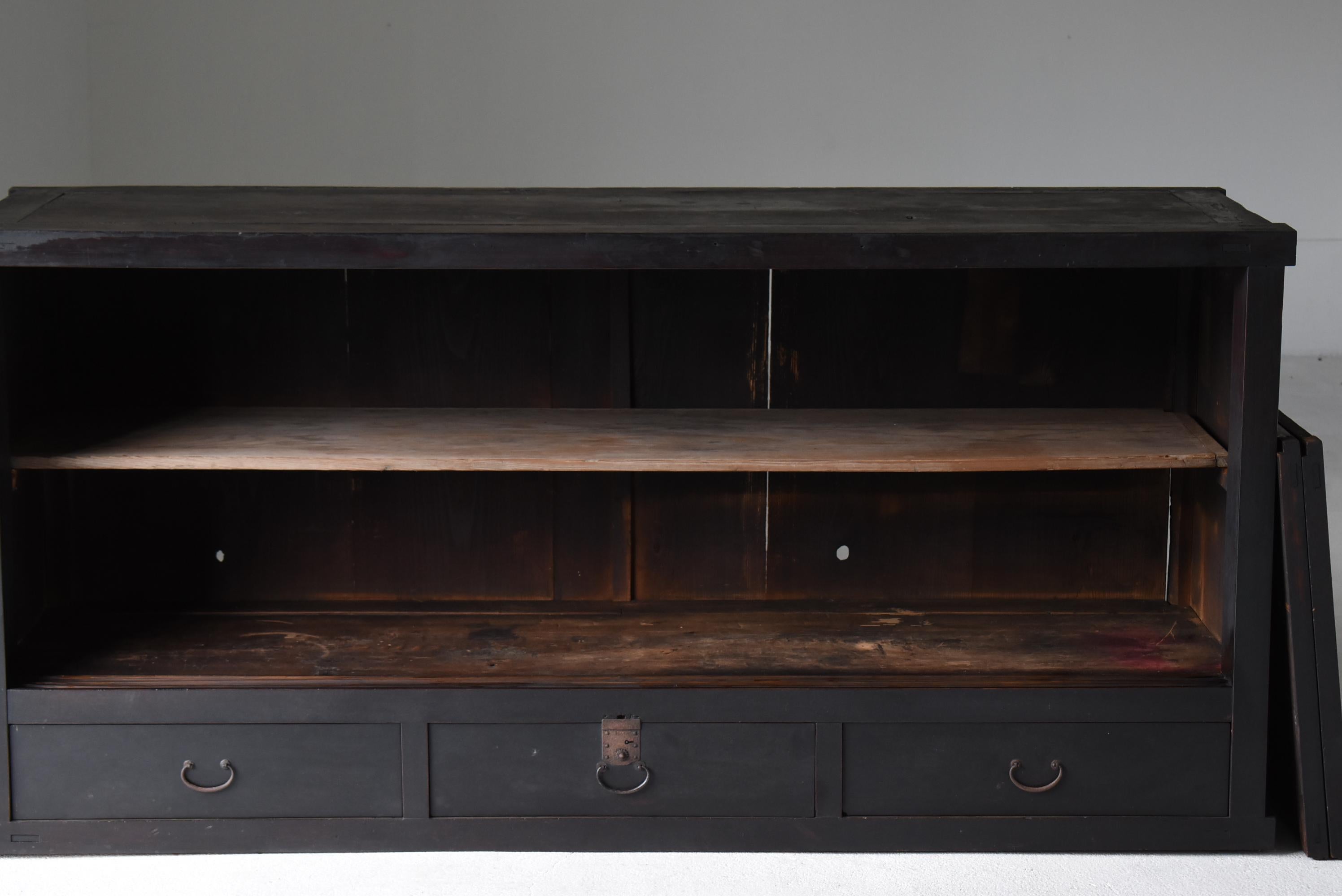 Grand Tansu noir ancien japonais 1860s-1900s / Cabinet Sideboard Wabisabi en vente 3