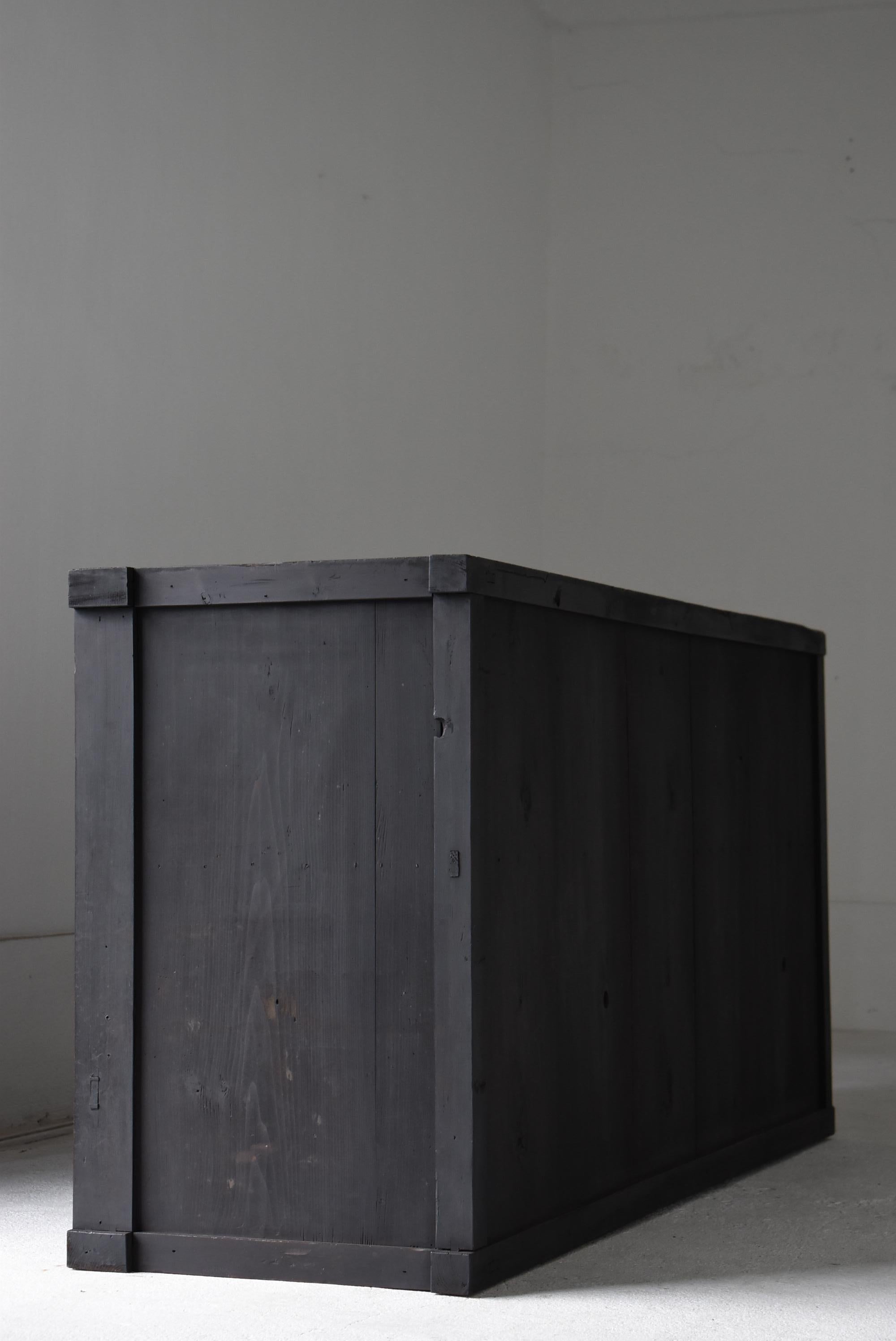 Grand Tansu noir ancien japonais 1860s-1900s / Cabinet Sideboard Wabisabi en vente 8