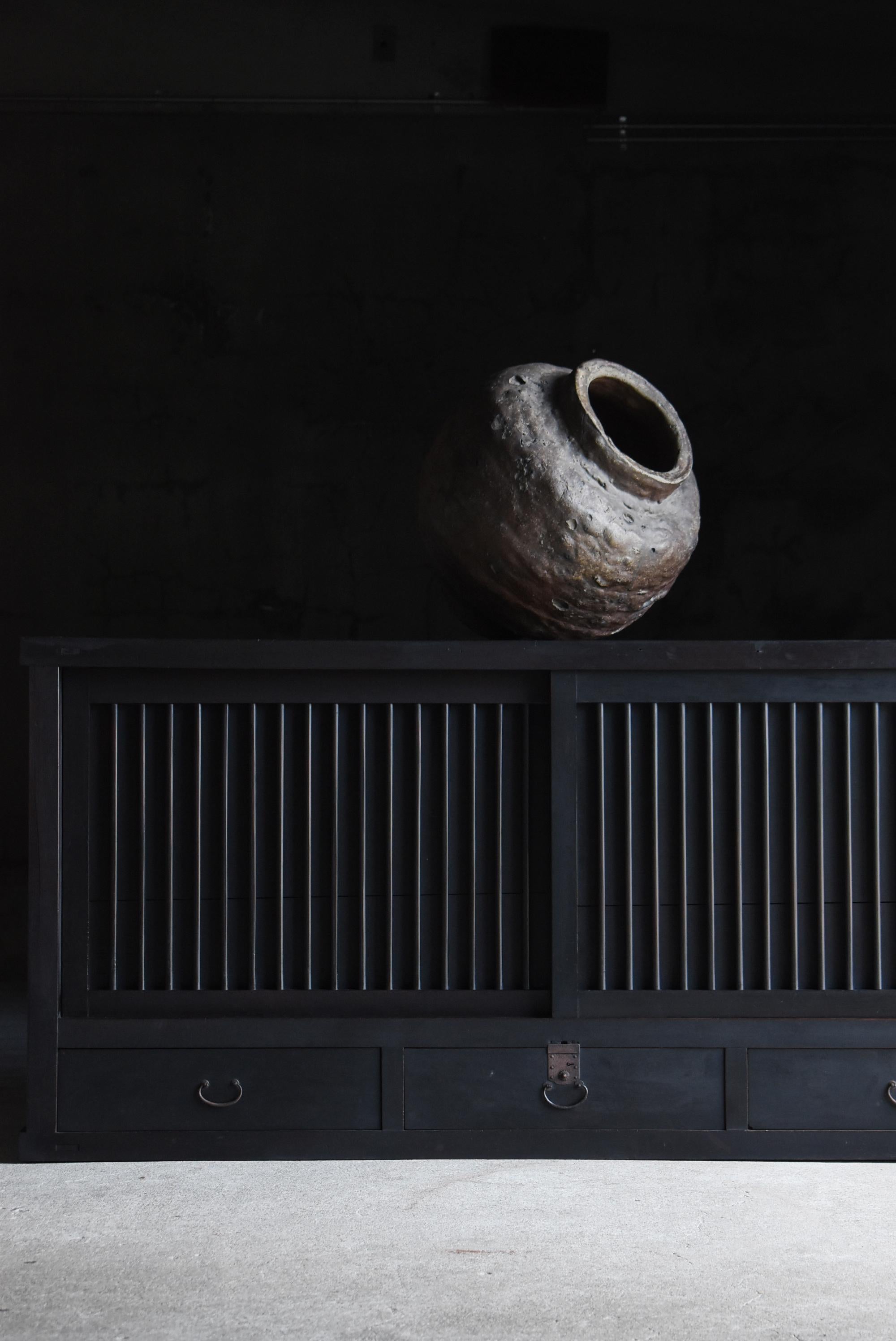 Grand Tansu noir ancien japonais 1860s-1900s / Cabinet Sideboard Wabisabi en vente 12