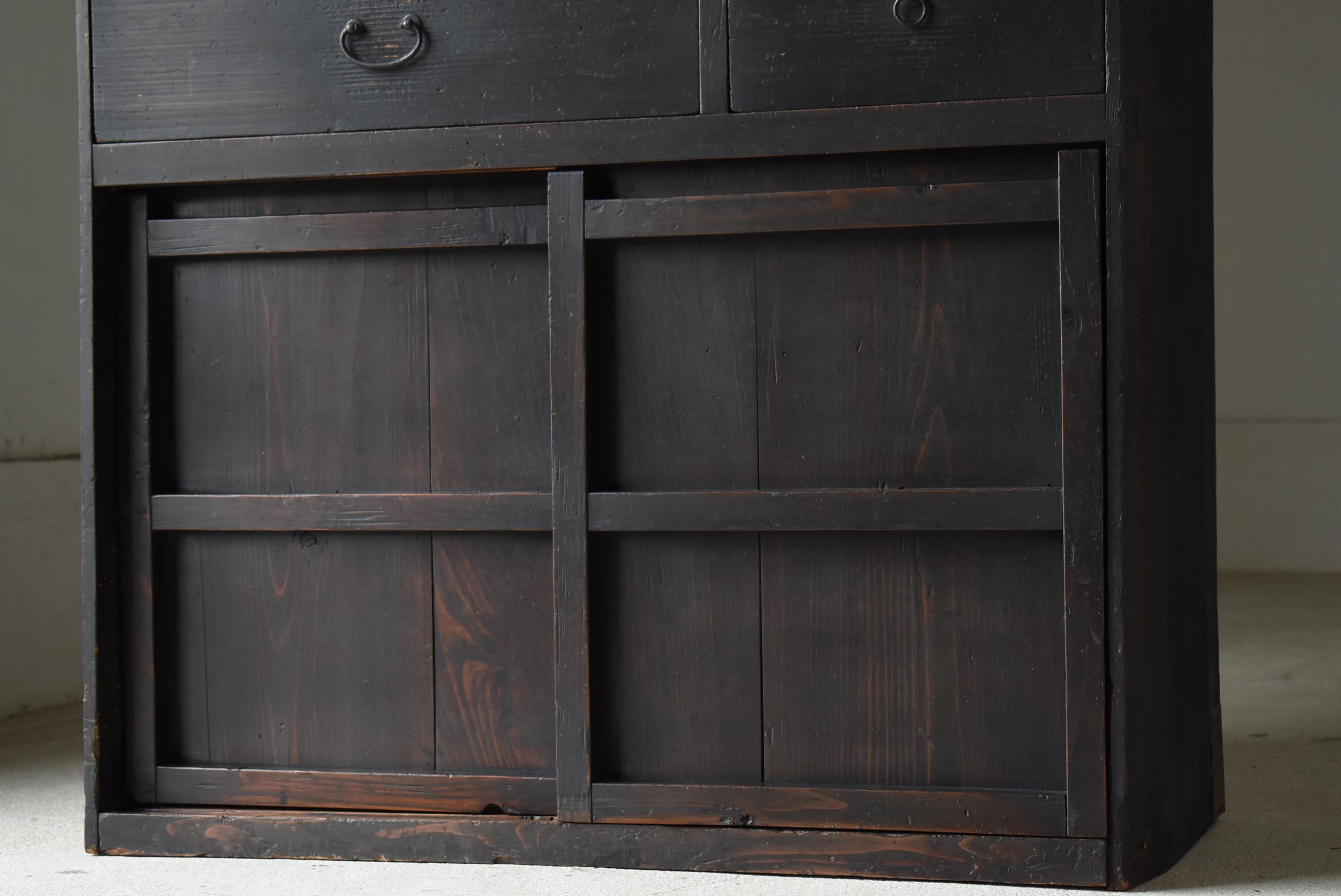 Antiguo Tansu Negro Grande Japonés Años 1860-1900 / Gabinete Wabi Sabi Cedro en venta
