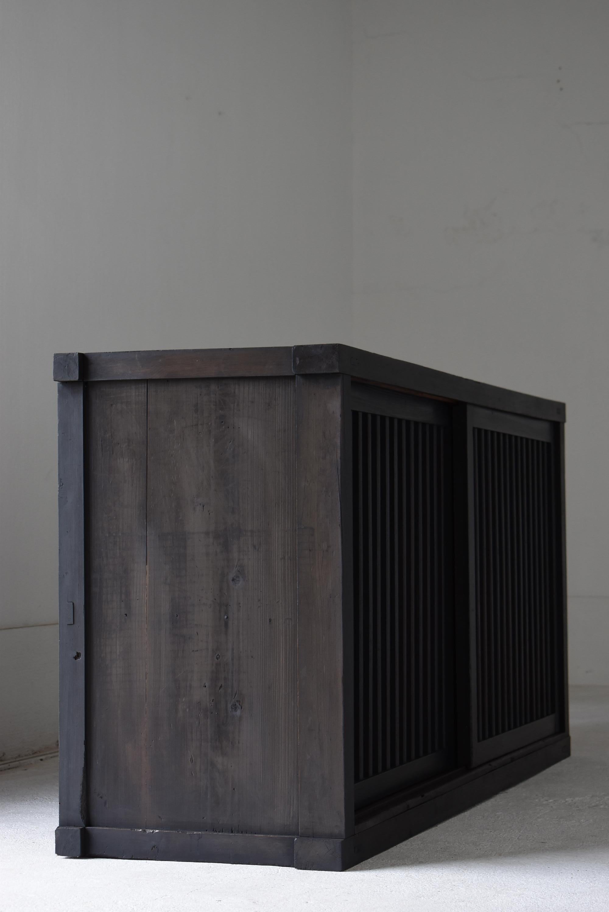Antiguo Tansu Japonés Grande Negro 1860s-1900s / Aparador Wabi Sabi en venta 5