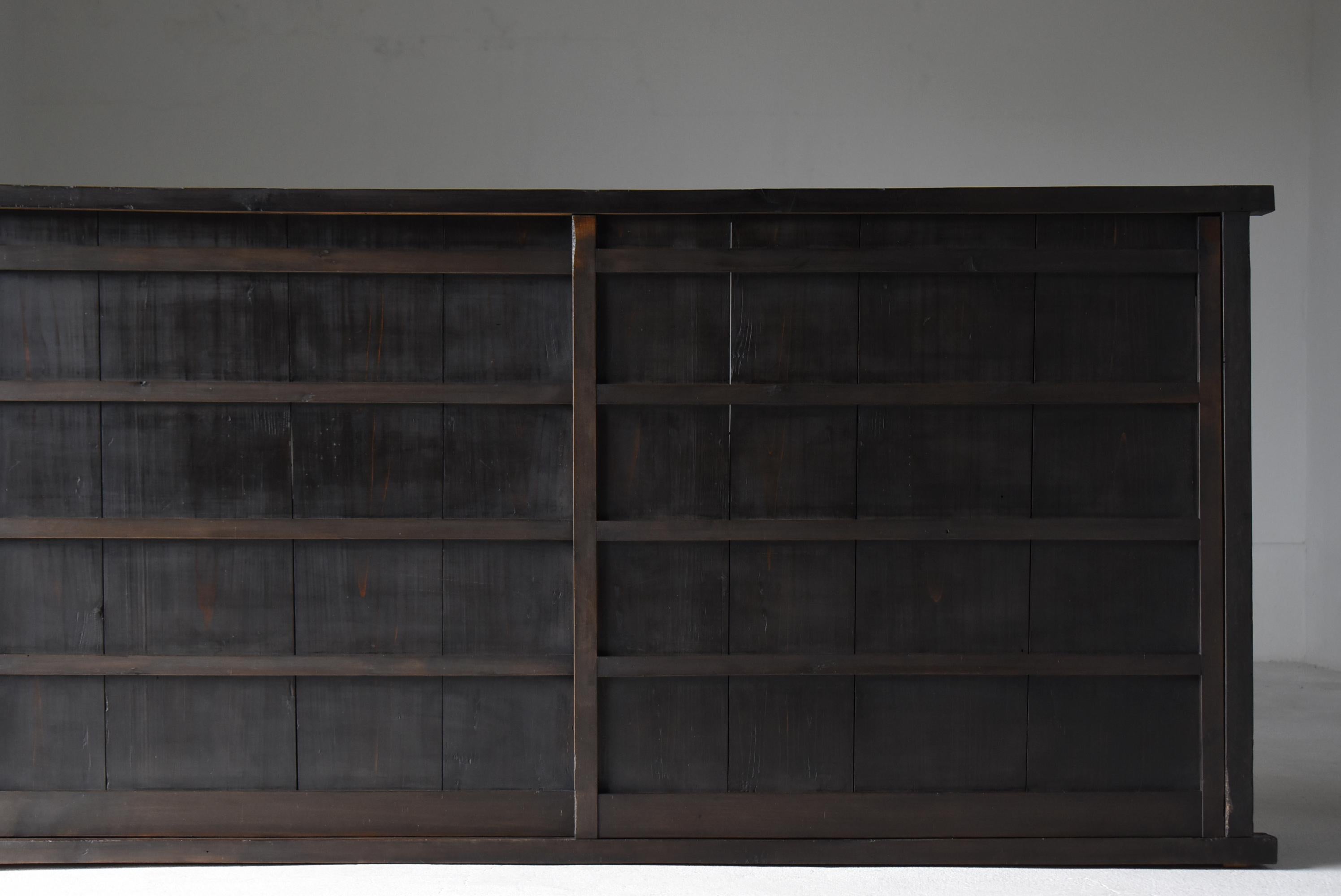 Giapponese Antico giapponese Tansu nero di grandi dimensioni 1860-1900 / Credenza Cabinet Wabi Sabi in vendita