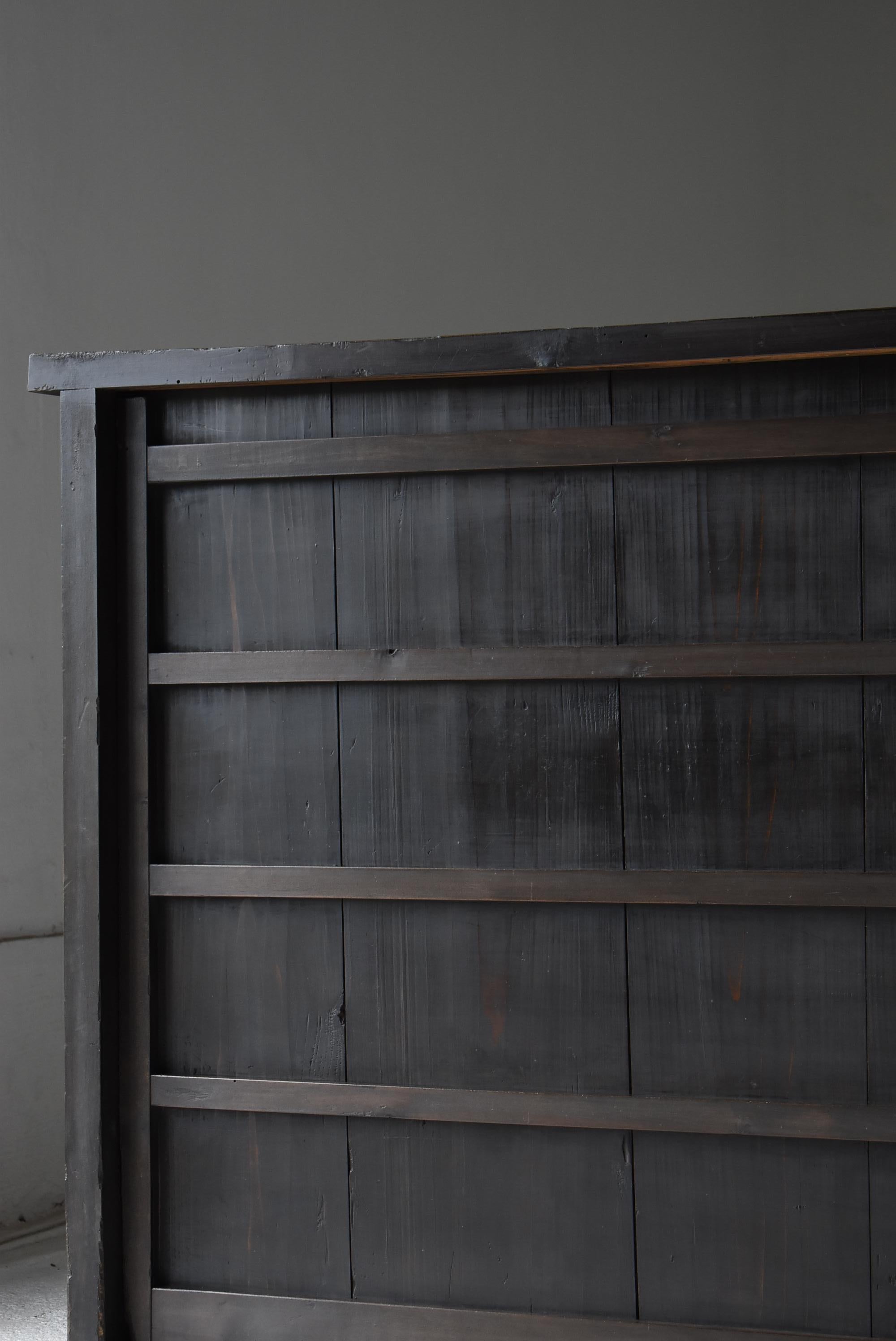 Falegnameria Antico giapponese Tansu nero di grandi dimensioni 1860-1900 / Credenza Cabinet Wabi Sabi in vendita
