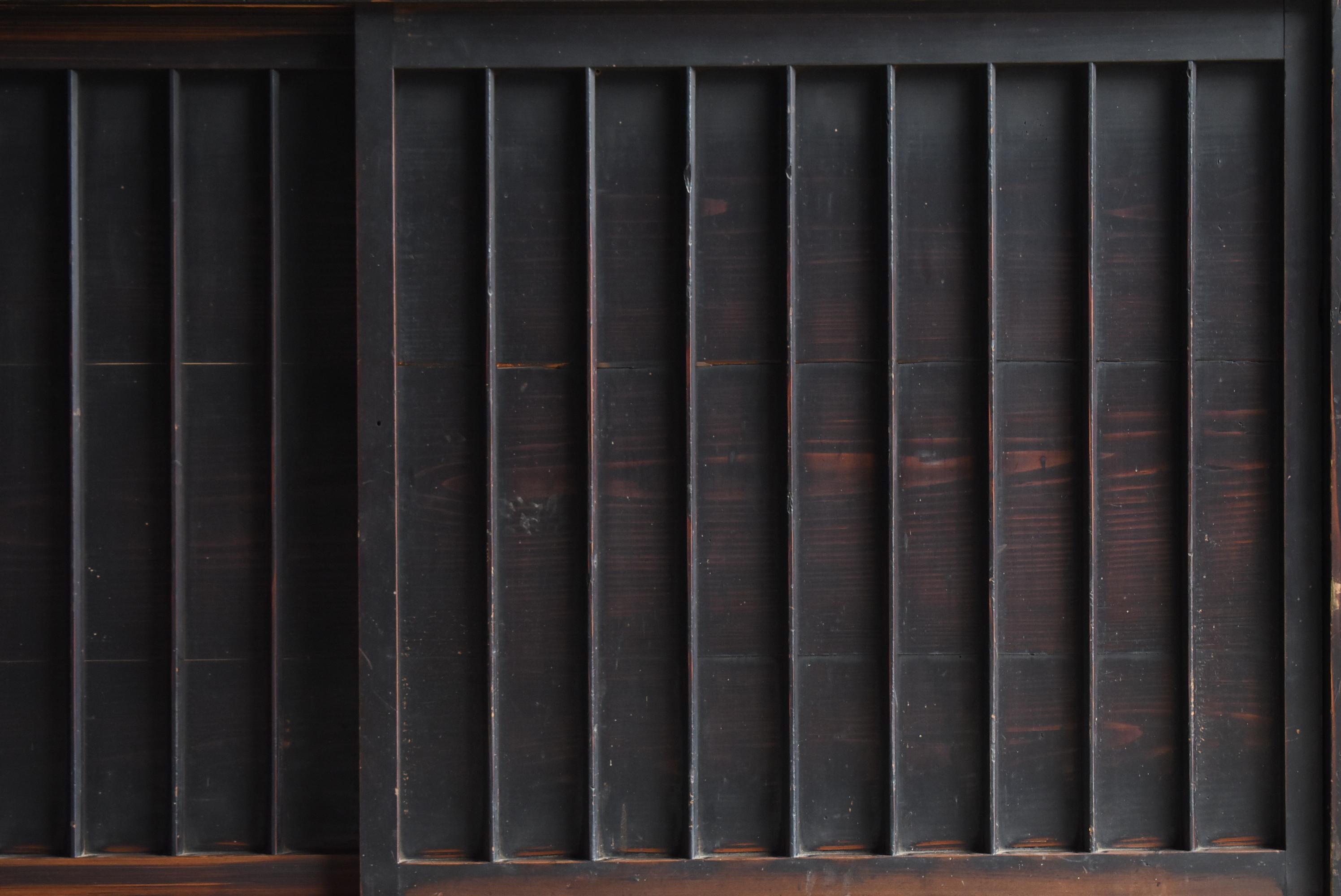 Japanischer antiker großer schwarzer Tansu 1860er-1900er Jahre / Sideboard-Schrank Wabisabi, Wabisabi im Angebot 13