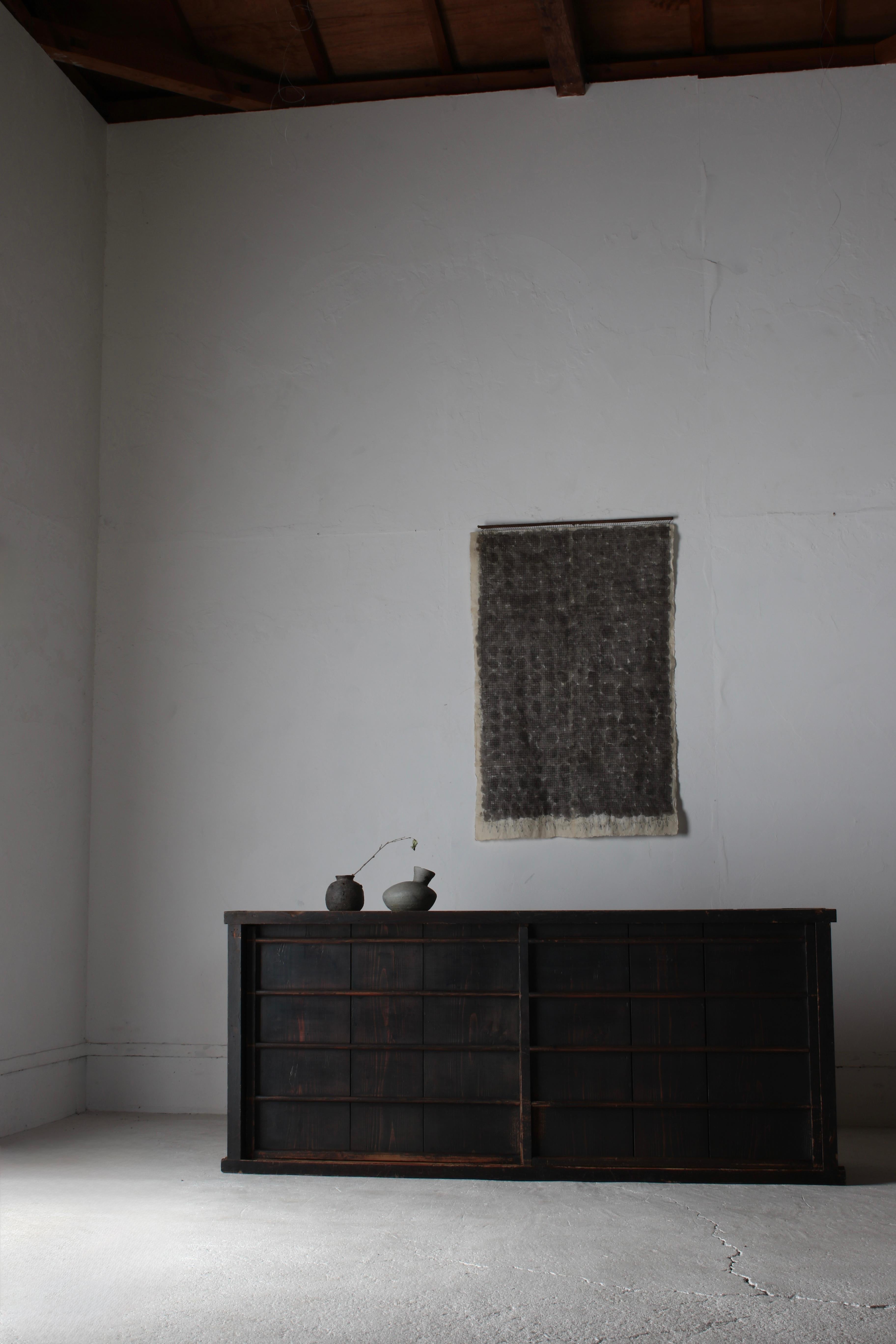 Antico Tansu nero di grandi dimensioni / Credenza / 1868-1912 Wabi-sabi giapponese 2