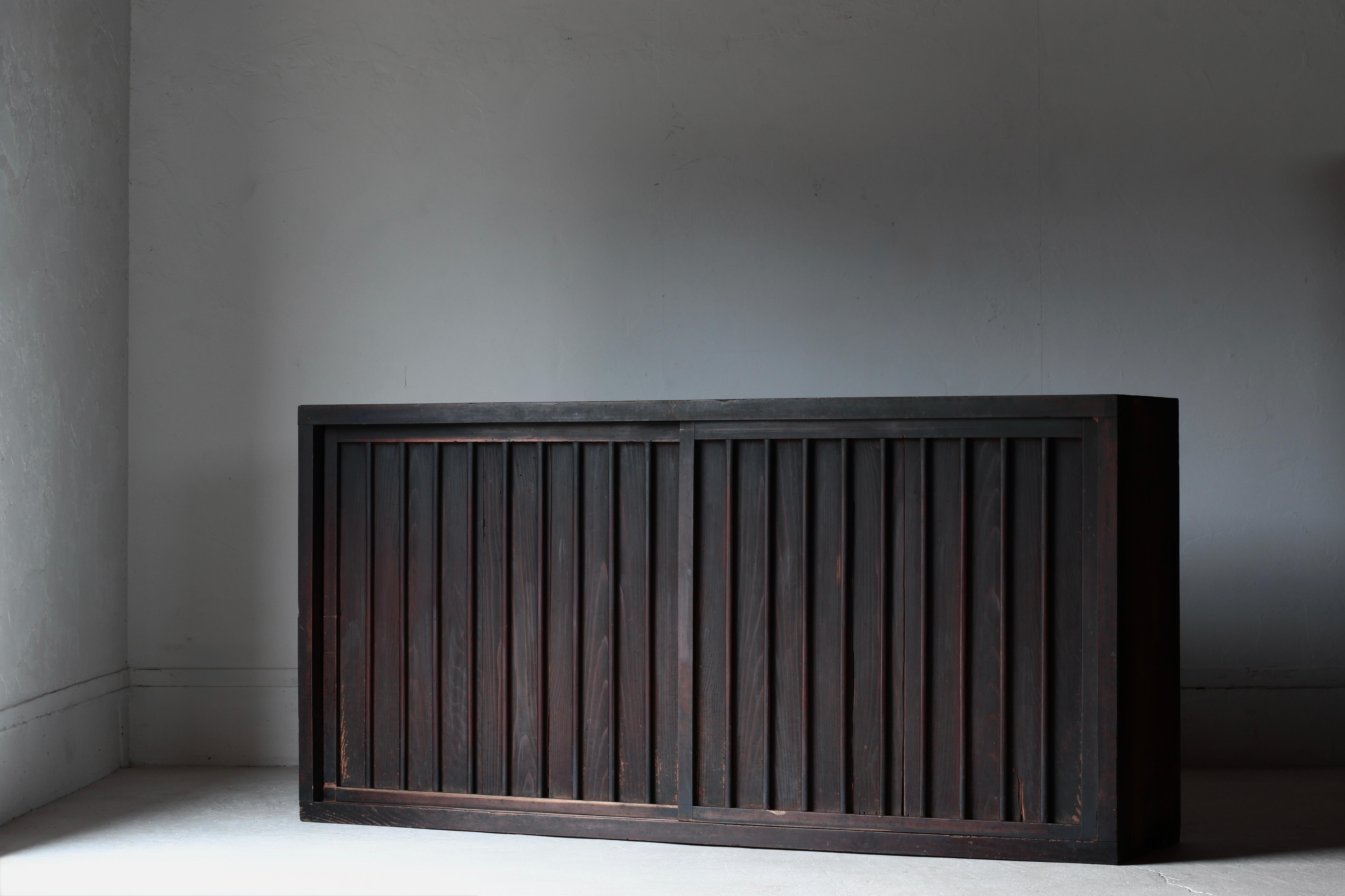 Antiguo Tansu Negro Japonés Grande / Aparador / 1868-1912s / Wabi-Sabi en venta 3