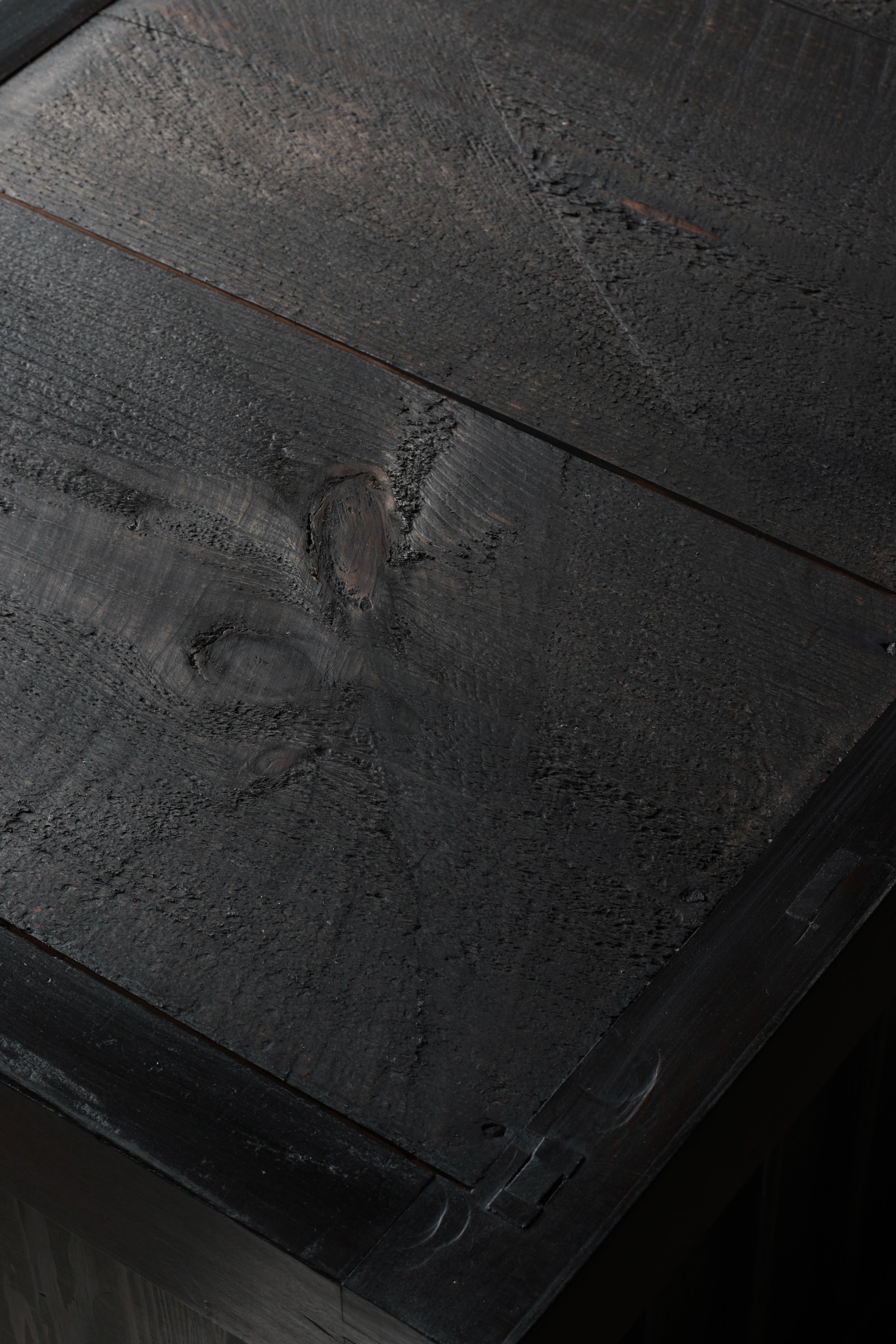 Antico Tansu nero di grandi dimensioni / Credenza / 1868-1912 Wabi-sabi giapponese in vendita 4