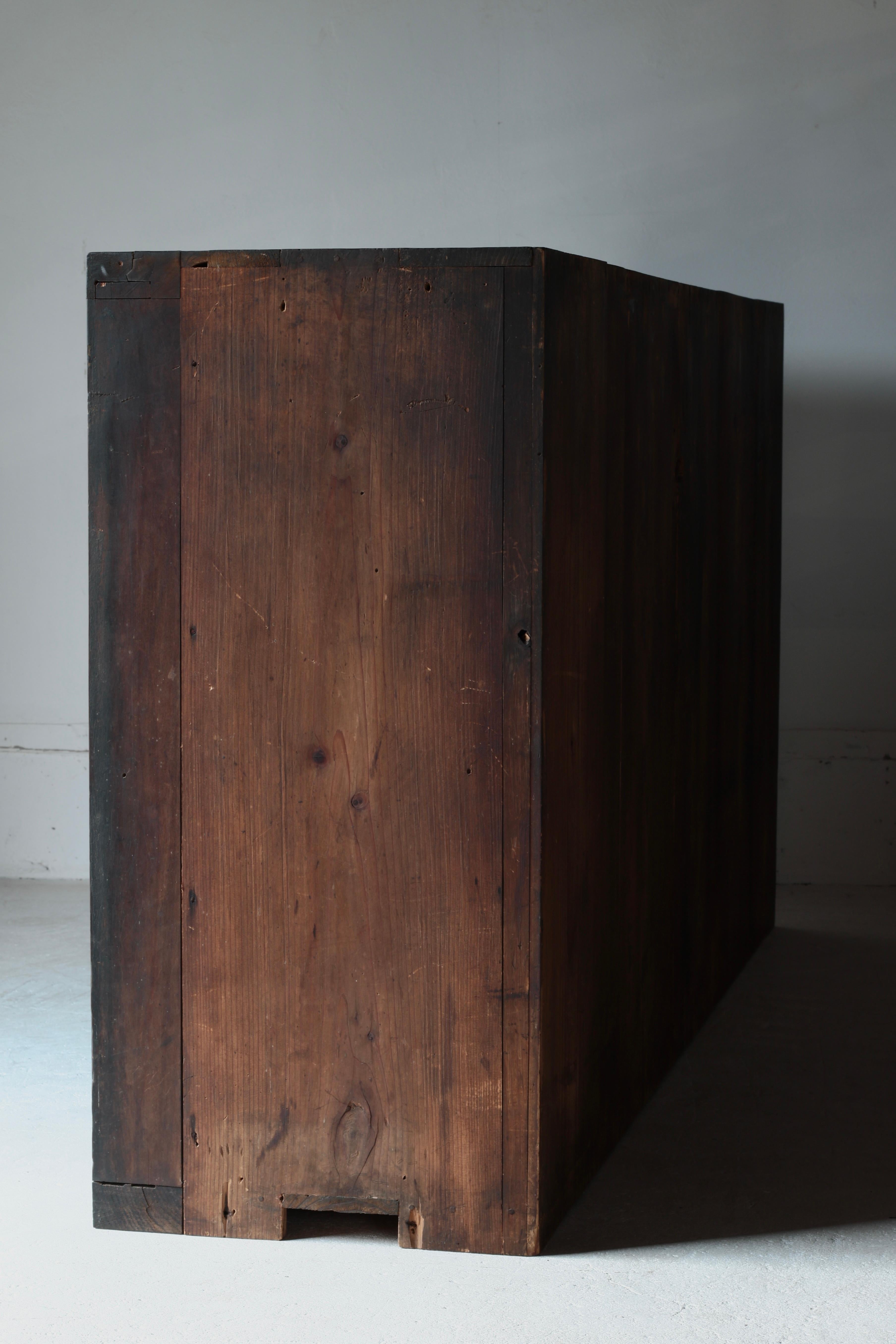 Antiguo Tansu Negro Japonés Grande / Aparador / 1868-1912s / Wabi-Sabi en venta 5