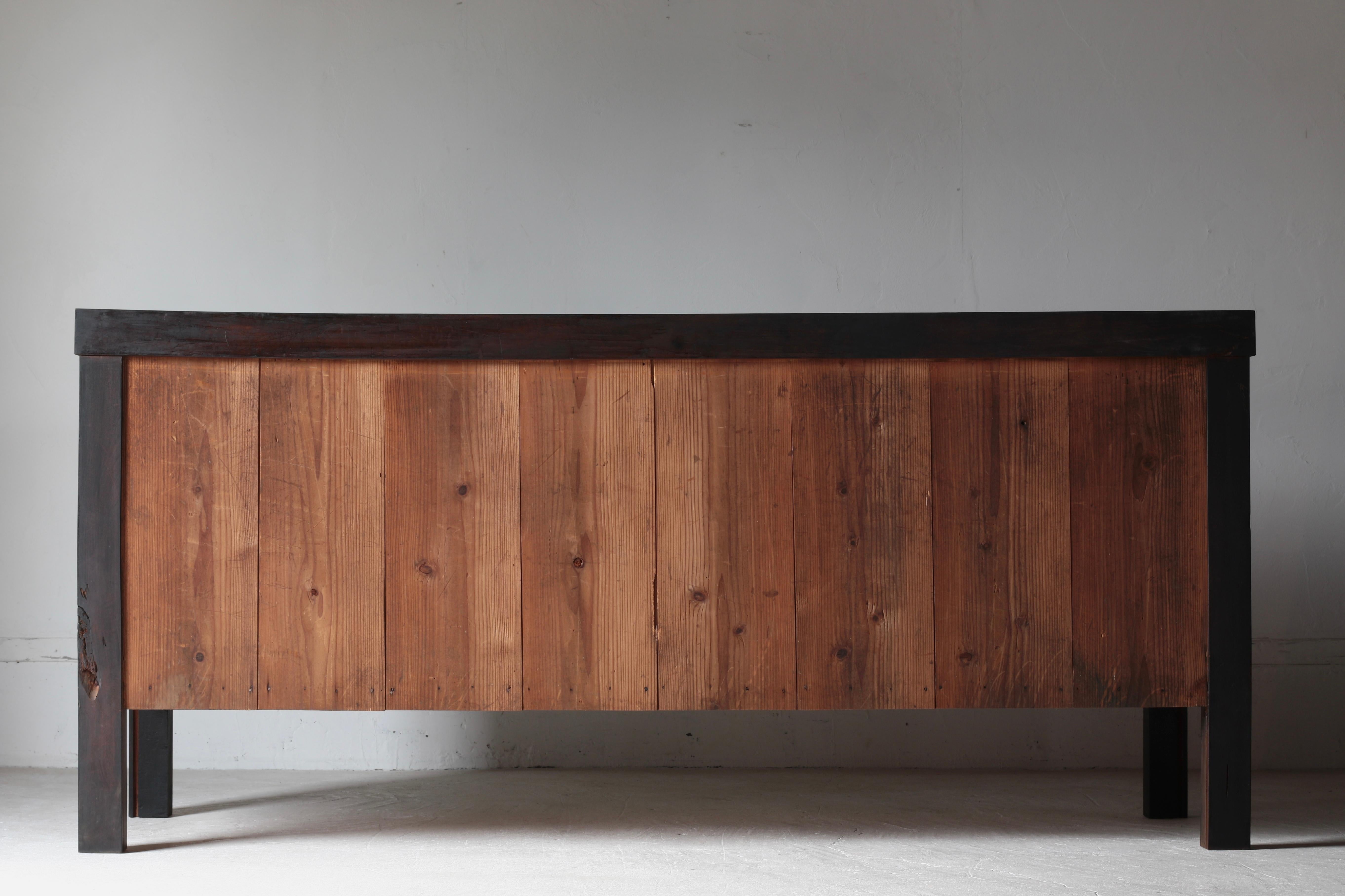 Antico Tansu nero di grandi dimensioni / Credenza / 1868-1912 Wabi-sabi giapponese in vendita 5