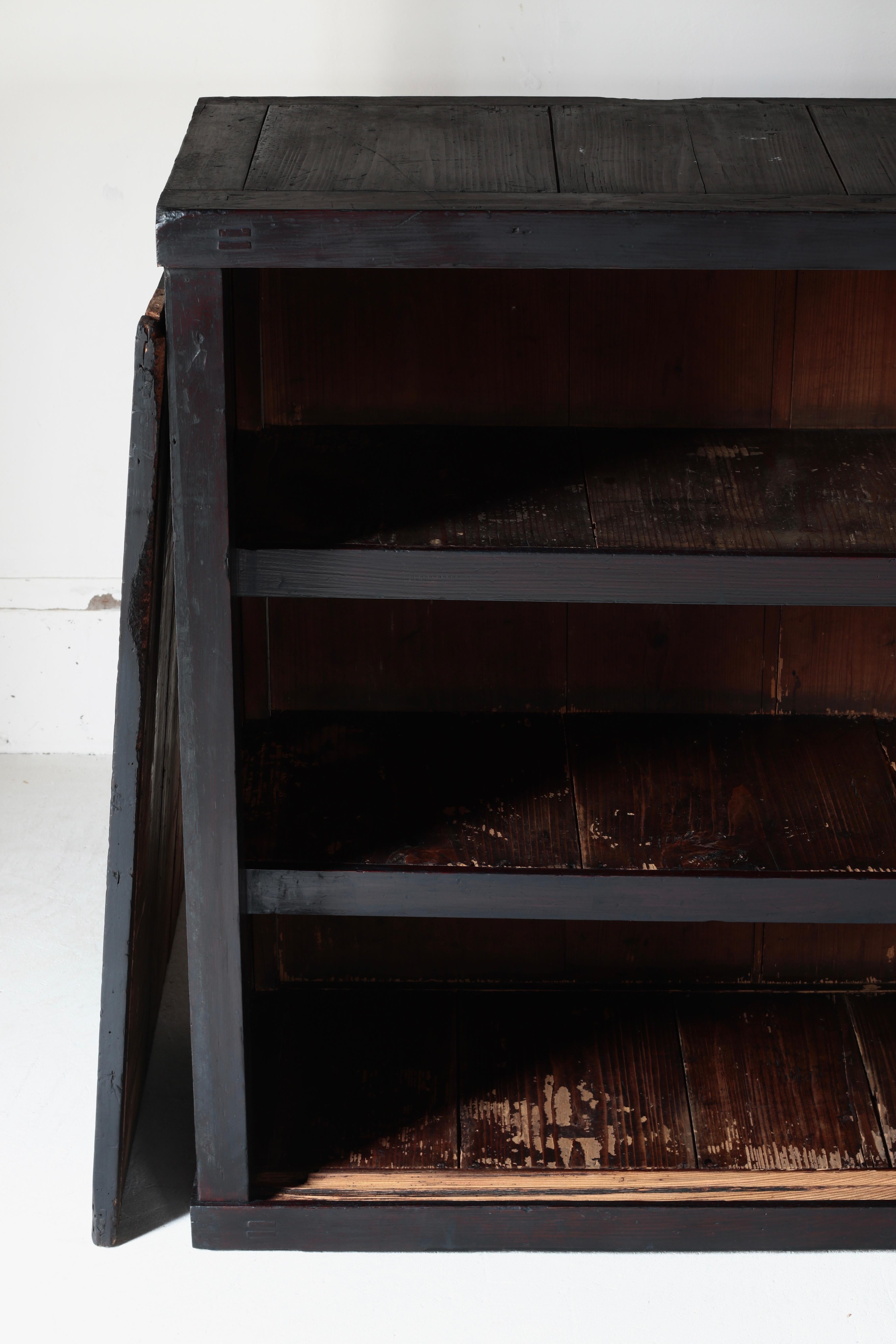 Antiguo Tansu Japonés Negro Grande / Aparador / 1868-1912s Wabi-sabi en venta 8