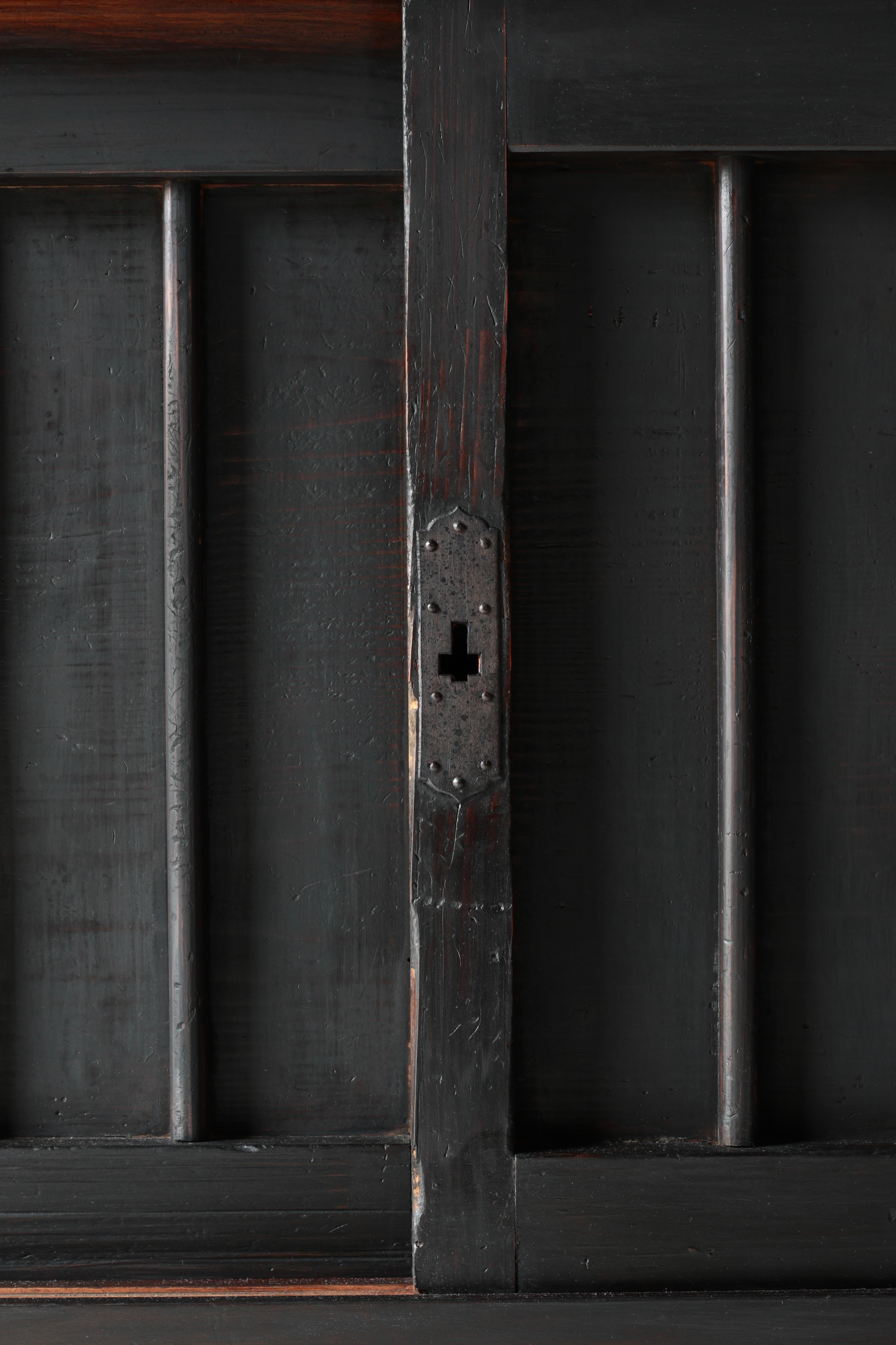 Antico Tansu nero di grandi dimensioni / Credenza / 1868-1912 Wabi-sabi giapponese in vendita 7