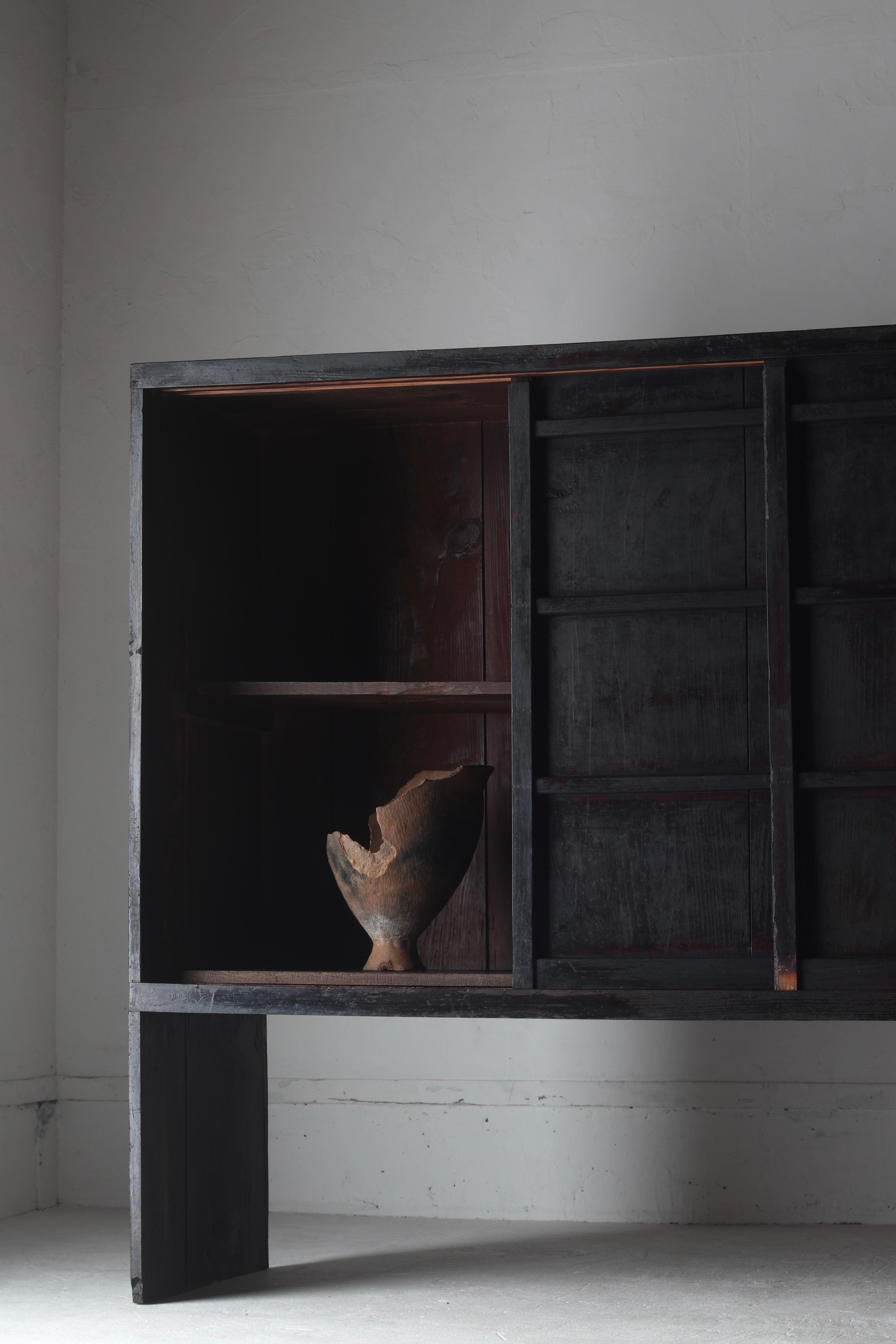 Japanese Antique Large Black Tansu / Cabinet Sideboard / 1868-1912s Wabi-sabi In Good Condition In Iwate-gun Shizukuishi-cho, Iwate Prefecture