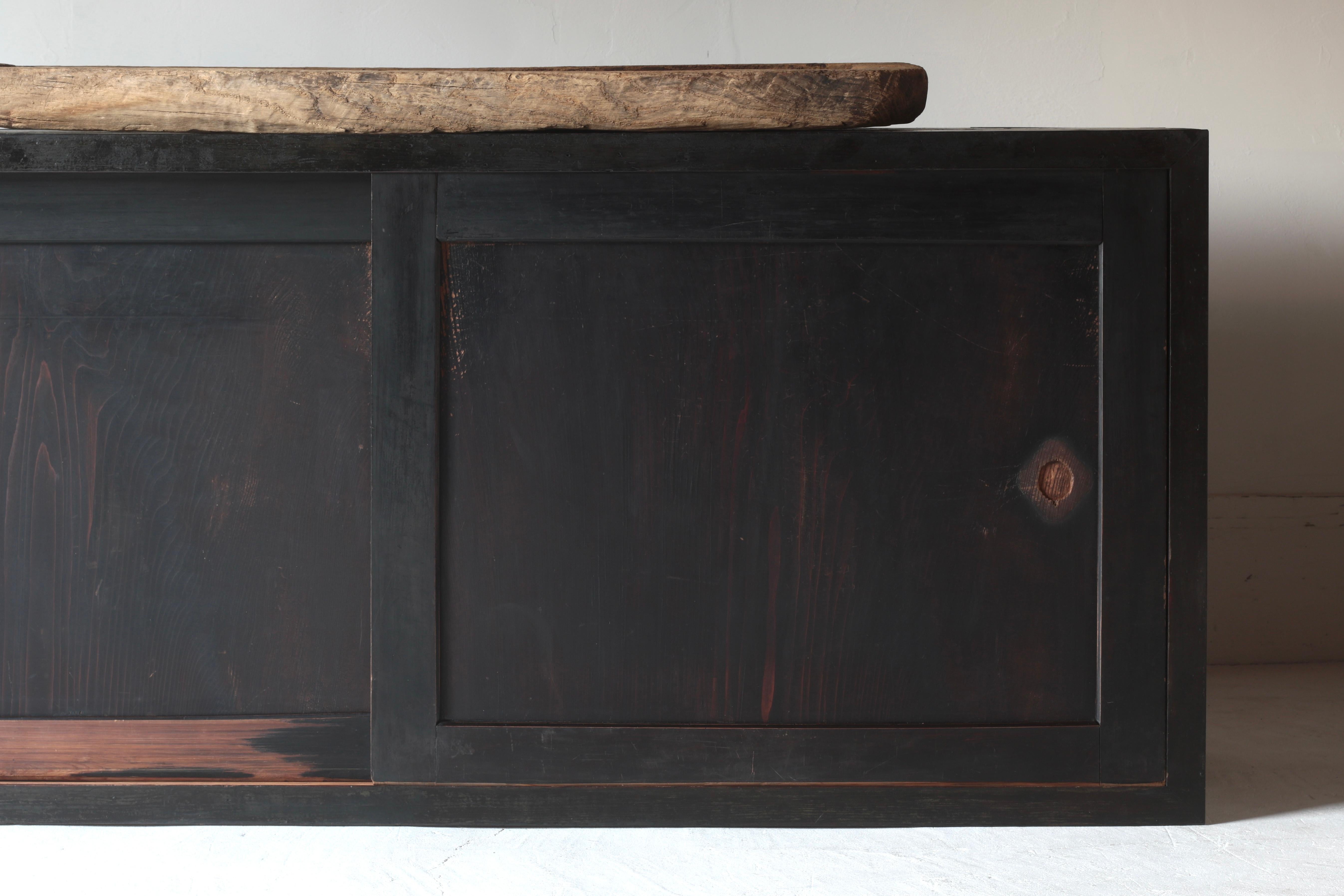 Antiguo Tansu Japonés Negro Grande / Aparador / 1868-1912s Wabi-sabi siglo XIX