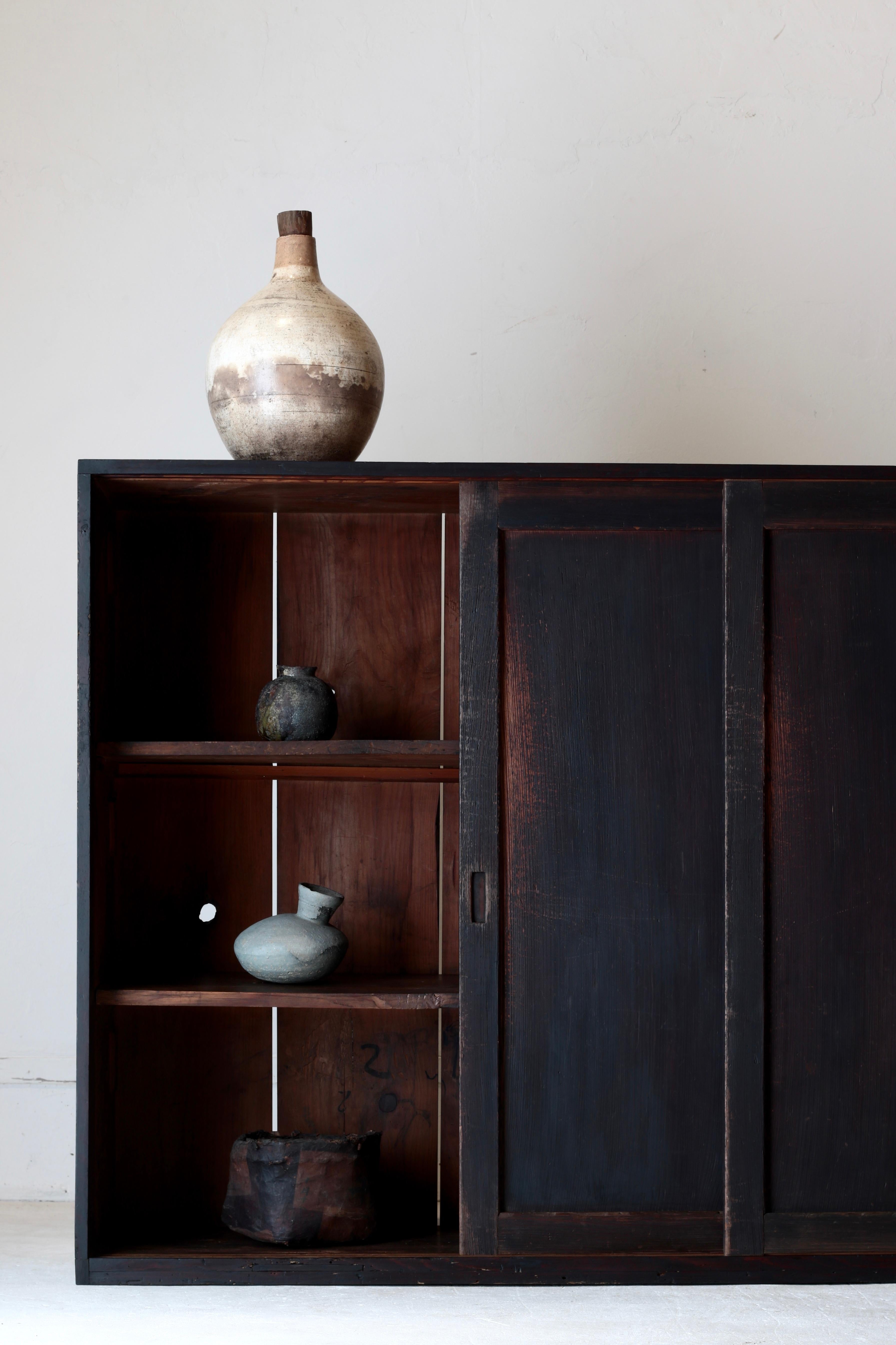 Antiguo Tansu Japonés Negro Grande / Aparador / 1868-1912s Wabi-sabi siglo XIX