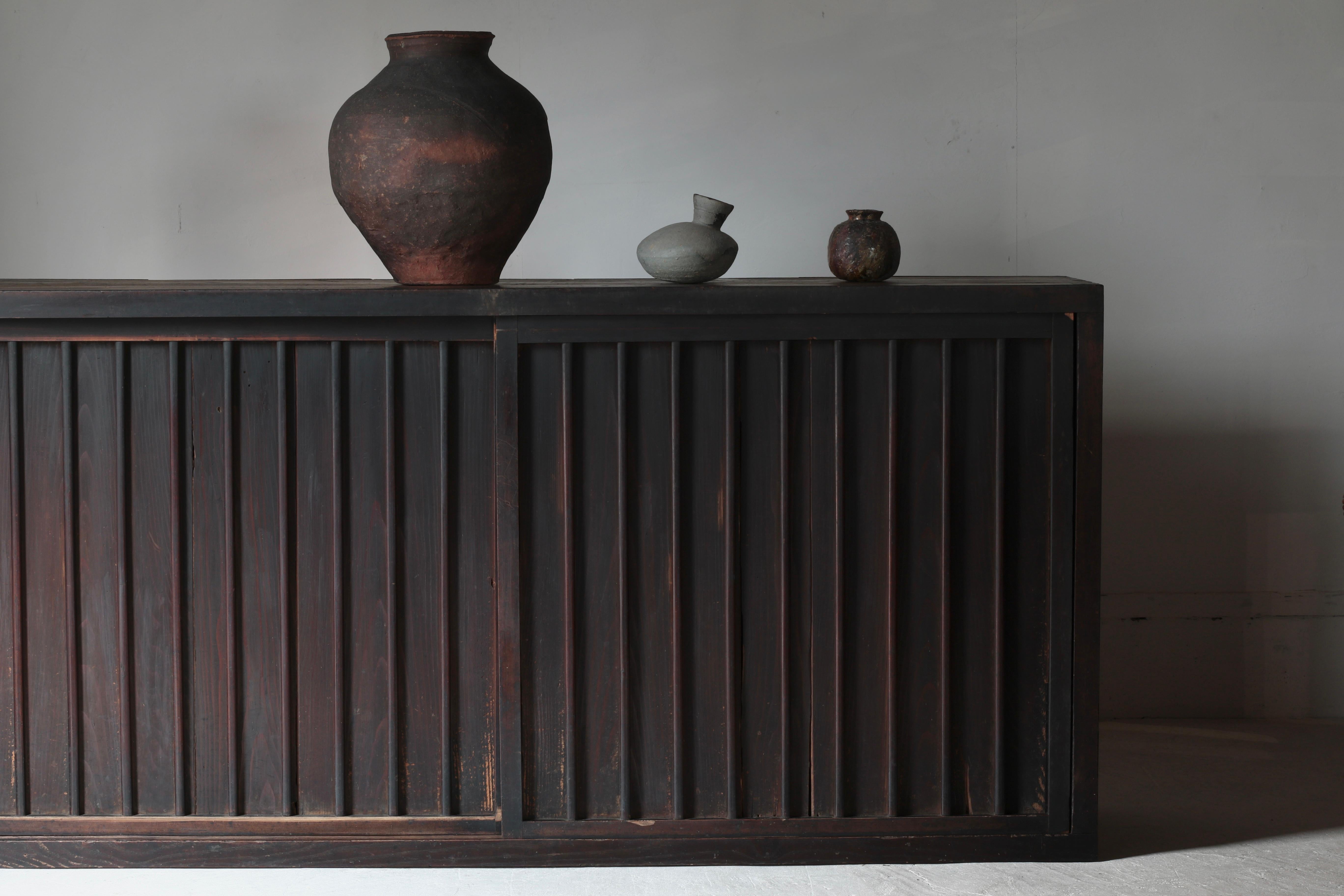 Antiguo Tansu Negro Japonés Grande / Aparador / 1868-1912s / Wabi-Sabi en venta 1