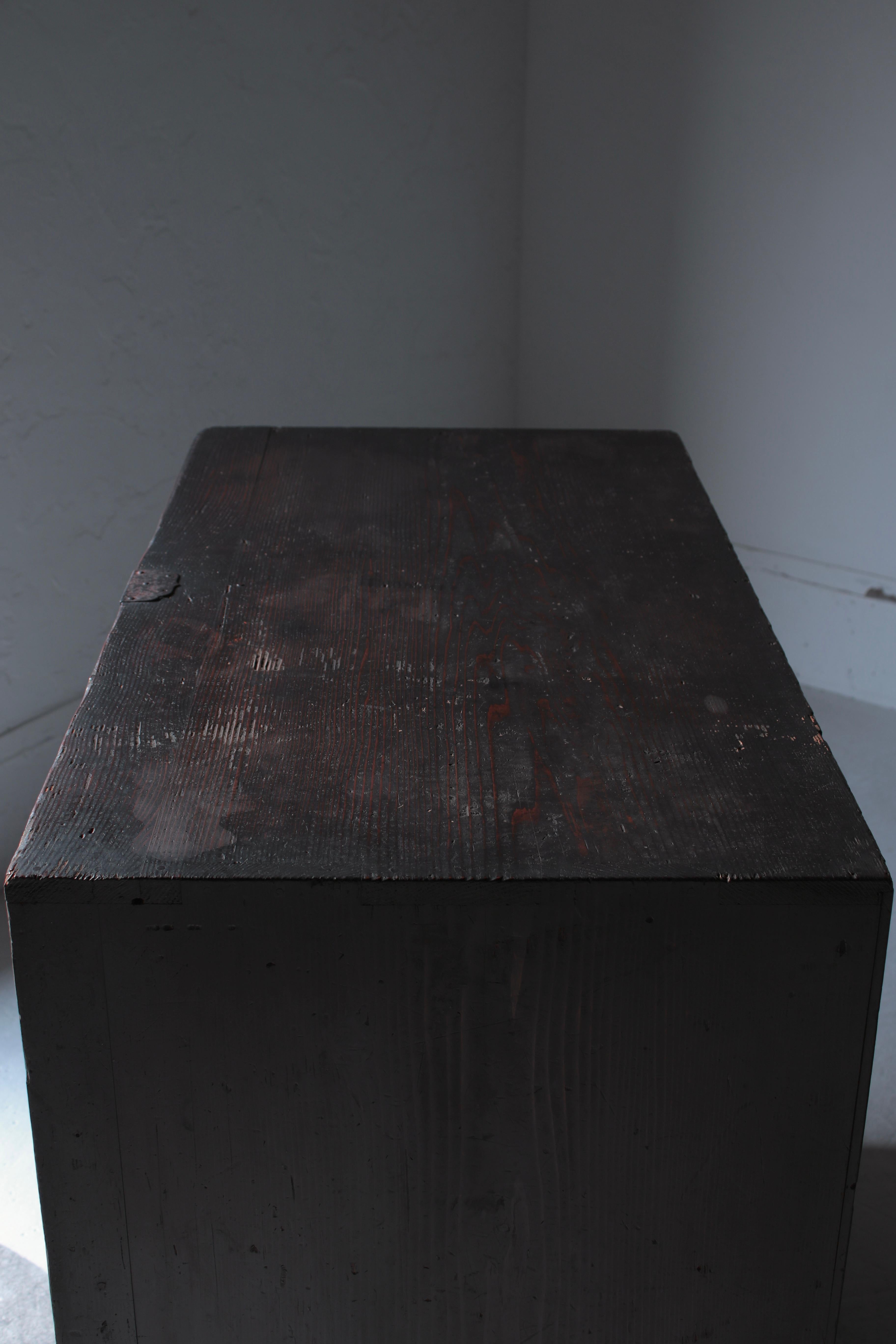 Japanische antike große schwarze Tansu-/Schrankschrankaufbewahrung /1868-1912er Jahre Wabi-Sabi, Wabi-Sabi 10