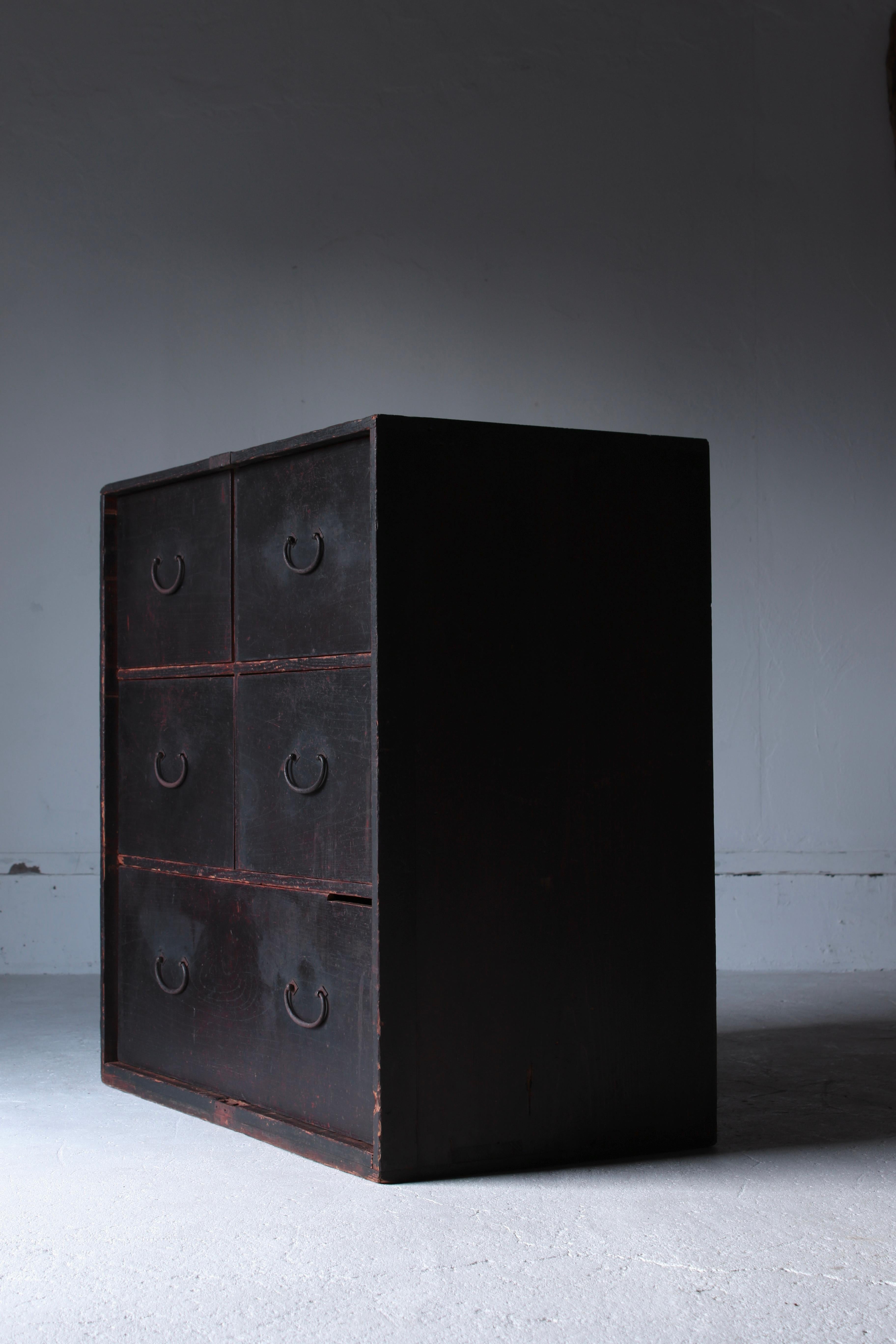 Japanische antike große schwarze Tansu-/Schrankschrankaufbewahrung /1868-1912er Jahre Wabi-Sabi, Wabi-Sabi 11
