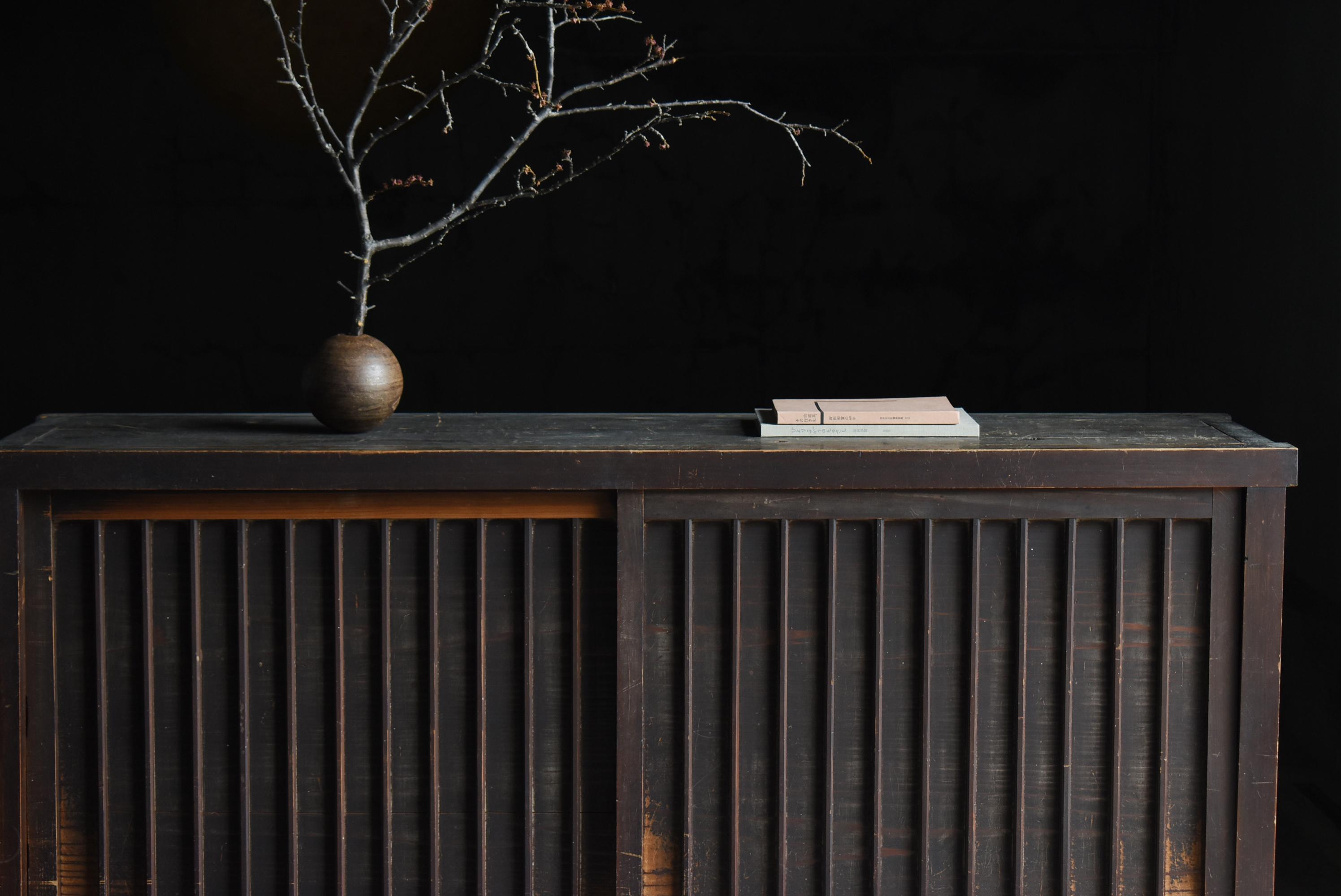 Meiji Grand Tansu brun ancien japonais 1860s-1900s / Sideboard Cabinet Wabisabi en vente