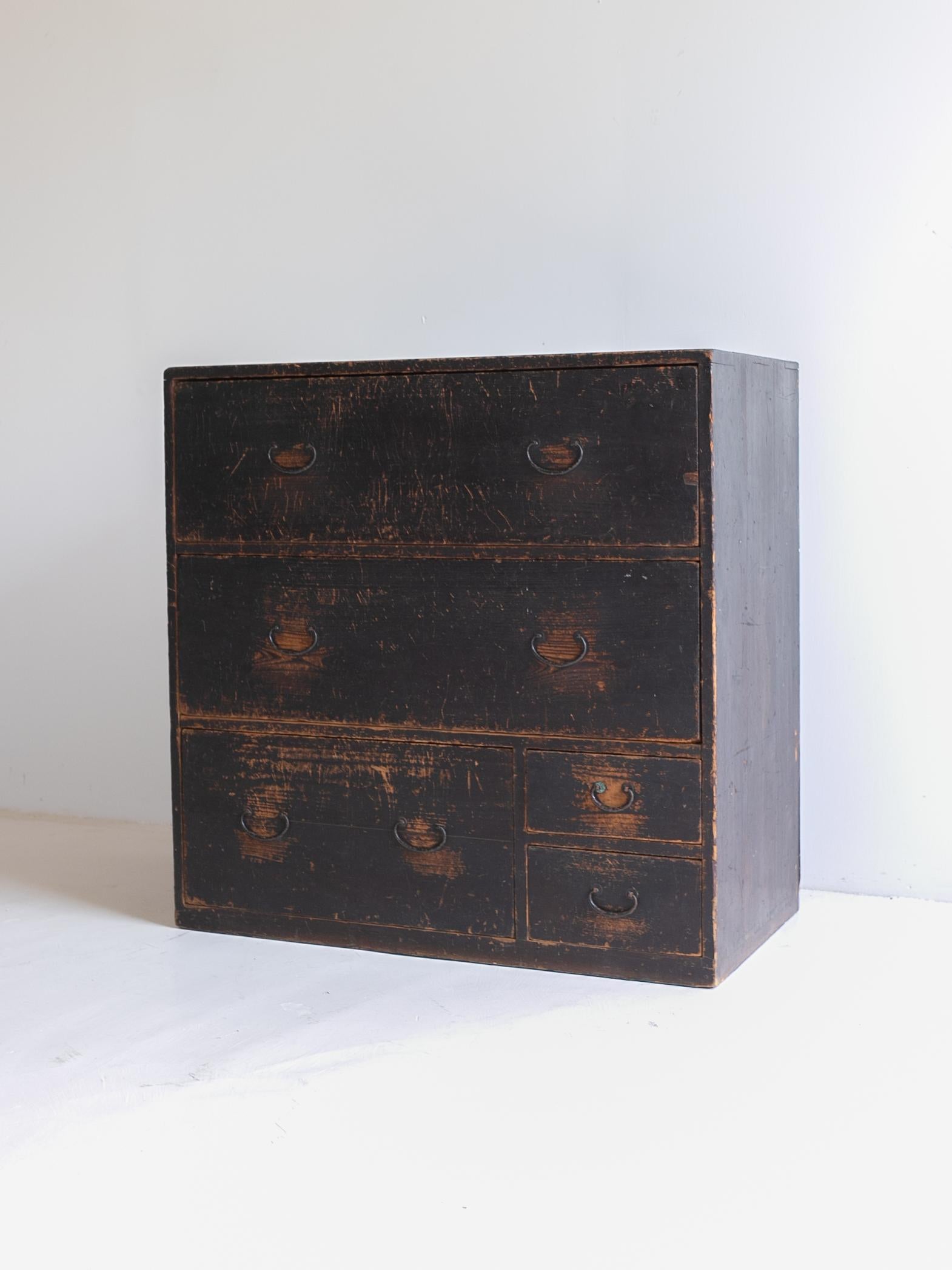 Japanese Antique Large Drawer 1860s-1900s / Cabinet Tansu Wabi Sabi In Good Condition For Sale In Sammu-shi, Chiba