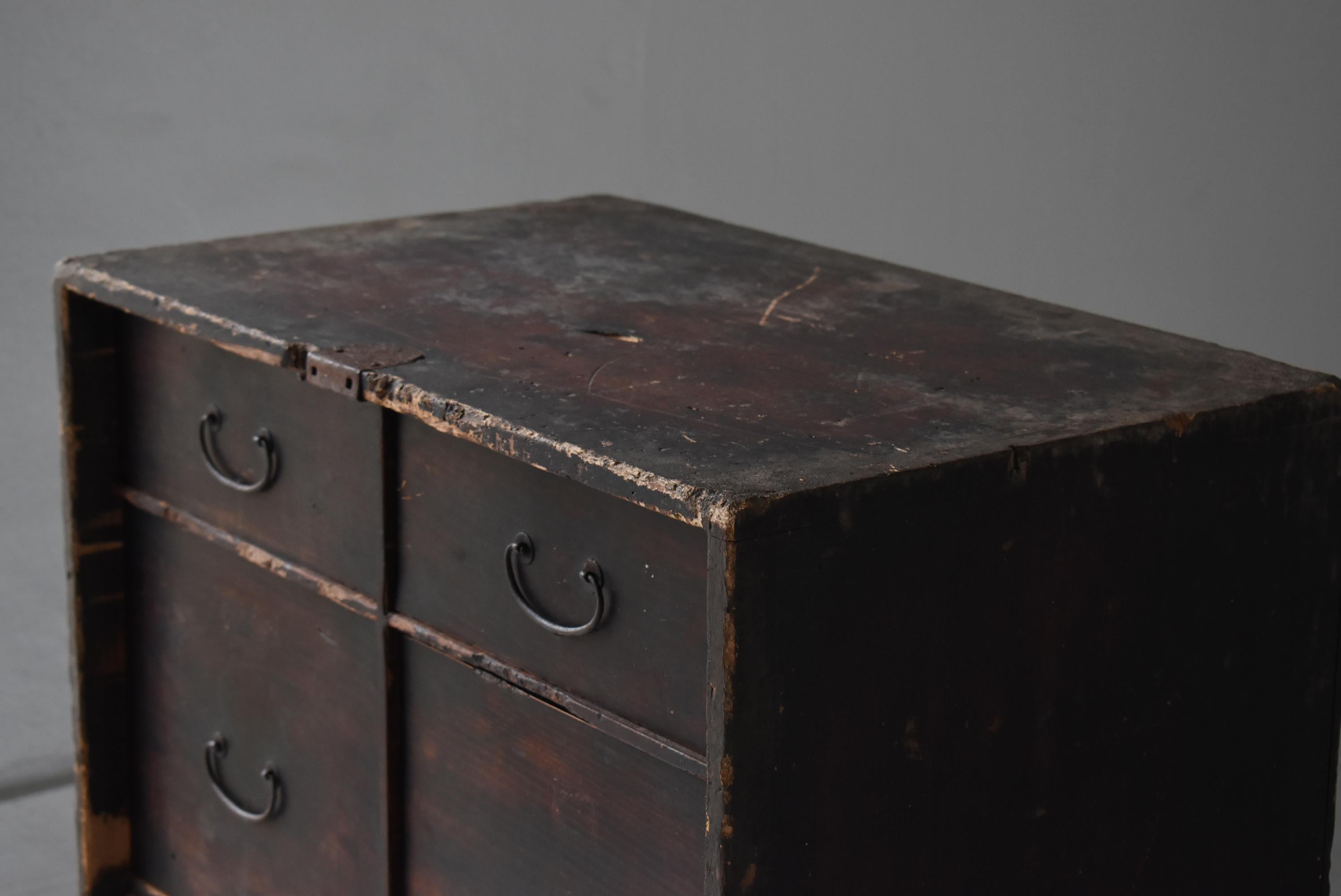 Japanese Antique Large Drawer 1860s-1920s / Tansu Sideboard Wabi Sabi In Good Condition For Sale In Chōsei District Nagara, JP