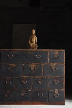 Cómoda japonesa antigua de gran tamaño del periodo Meiji / Aparador Tansu Wabisabi