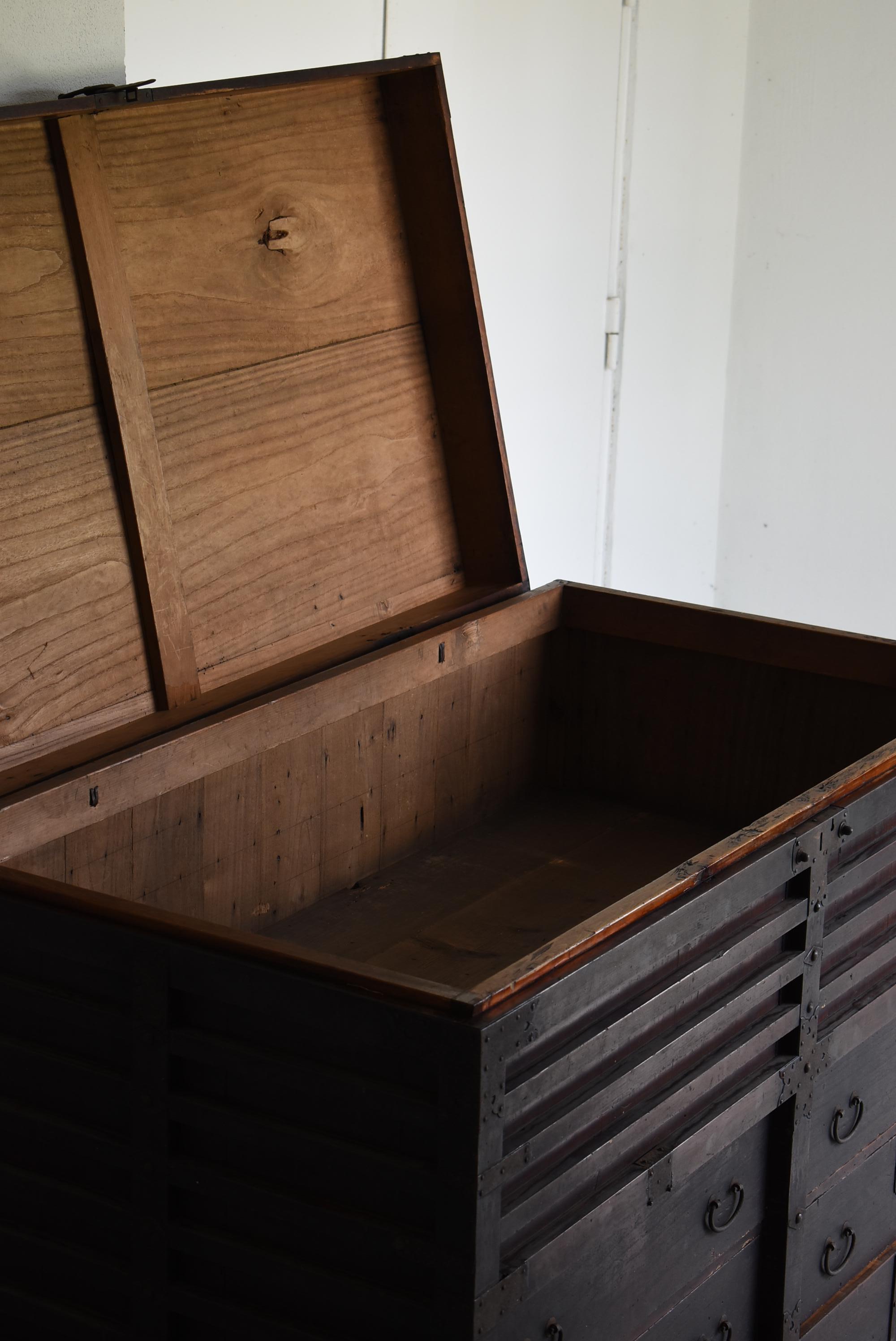 Japanische antike große Kuruma Tansu 1800er-1860er Jahre / Schrank Sideboard Wabi Sabi, Wabi Sabi, antik im Angebot 3