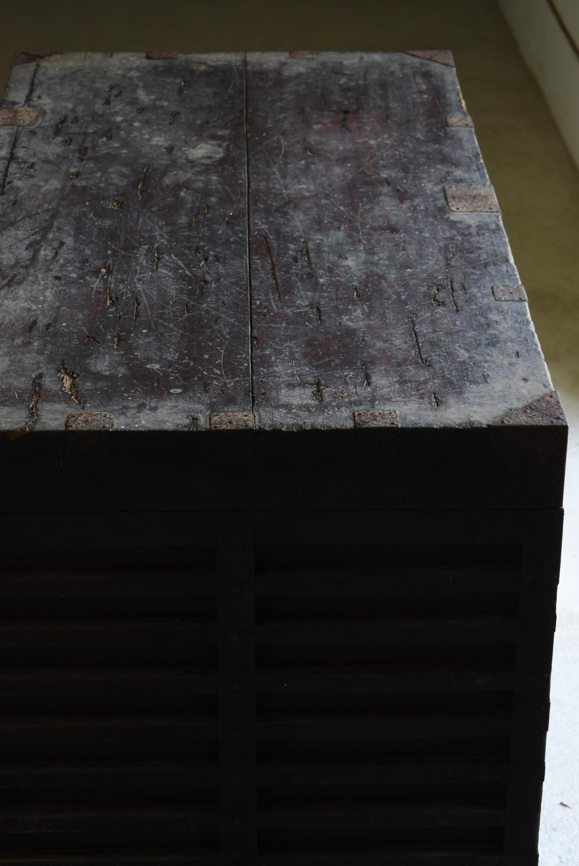 Japanische antike große Kuruma Tansu 1800er-1860er Jahre / Schrank Sideboard Wabi Sabi, Wabi Sabi, antik im Angebot 8