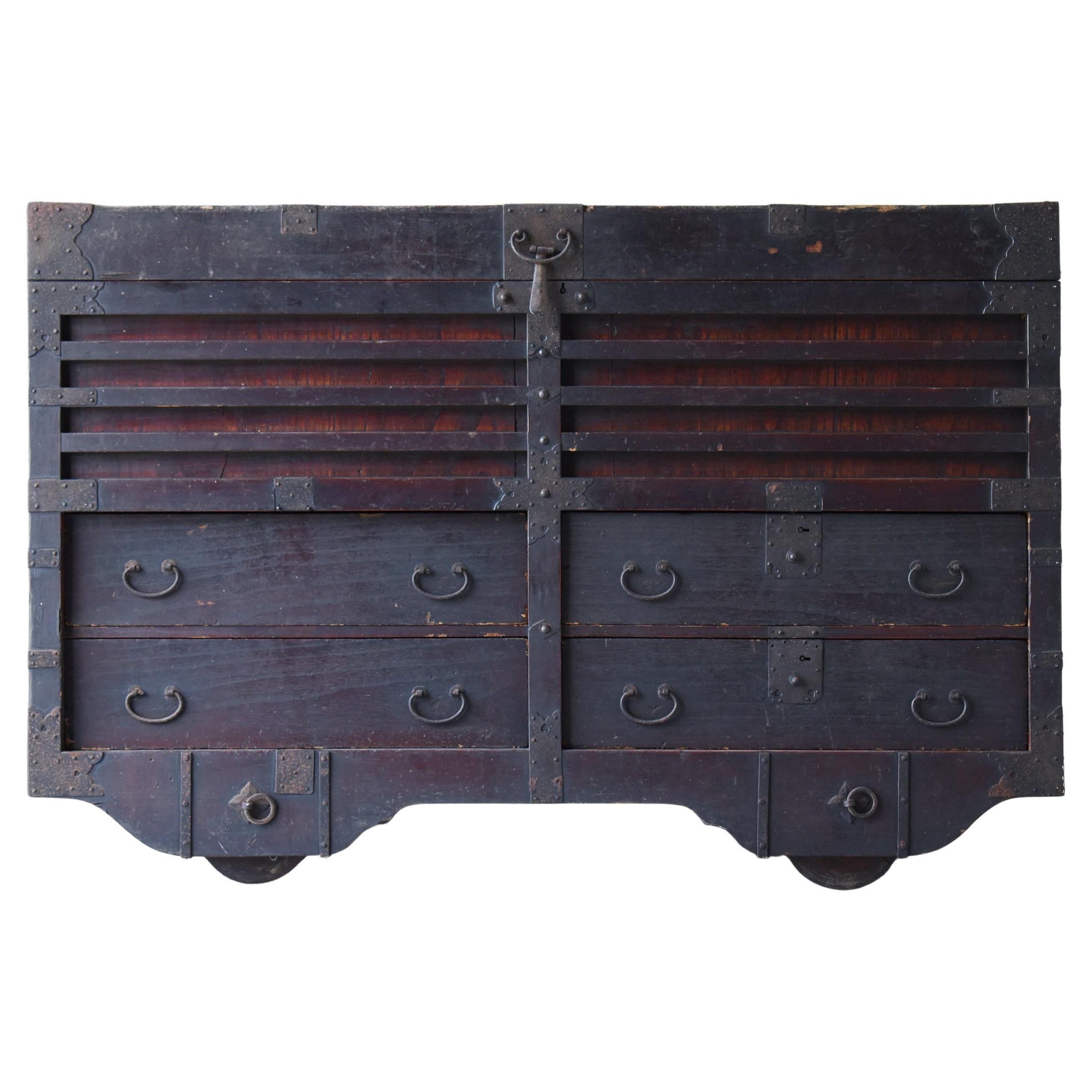 Grand buffet japonais ancien Kuruma Tansu 1800s-1860s / Cabinet Wabi Sabi