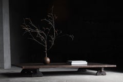 Japanischer antiker großer niedriger Tisch 1860er-1920er Jahre / Sofatisch Esstisch Wabisabi