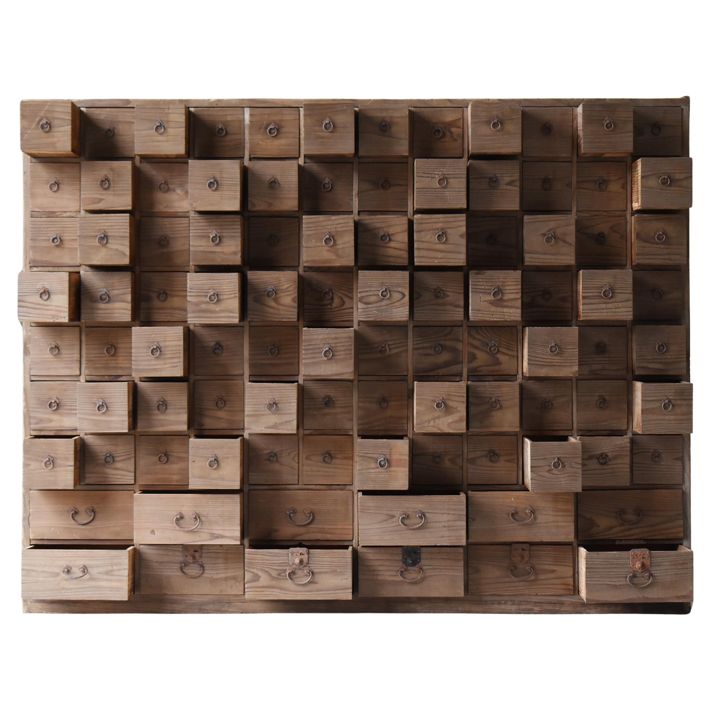 Japanese Antique Large Medicine Chest 1874s / Tansu Drawer Wabi-Sabi im Angebot