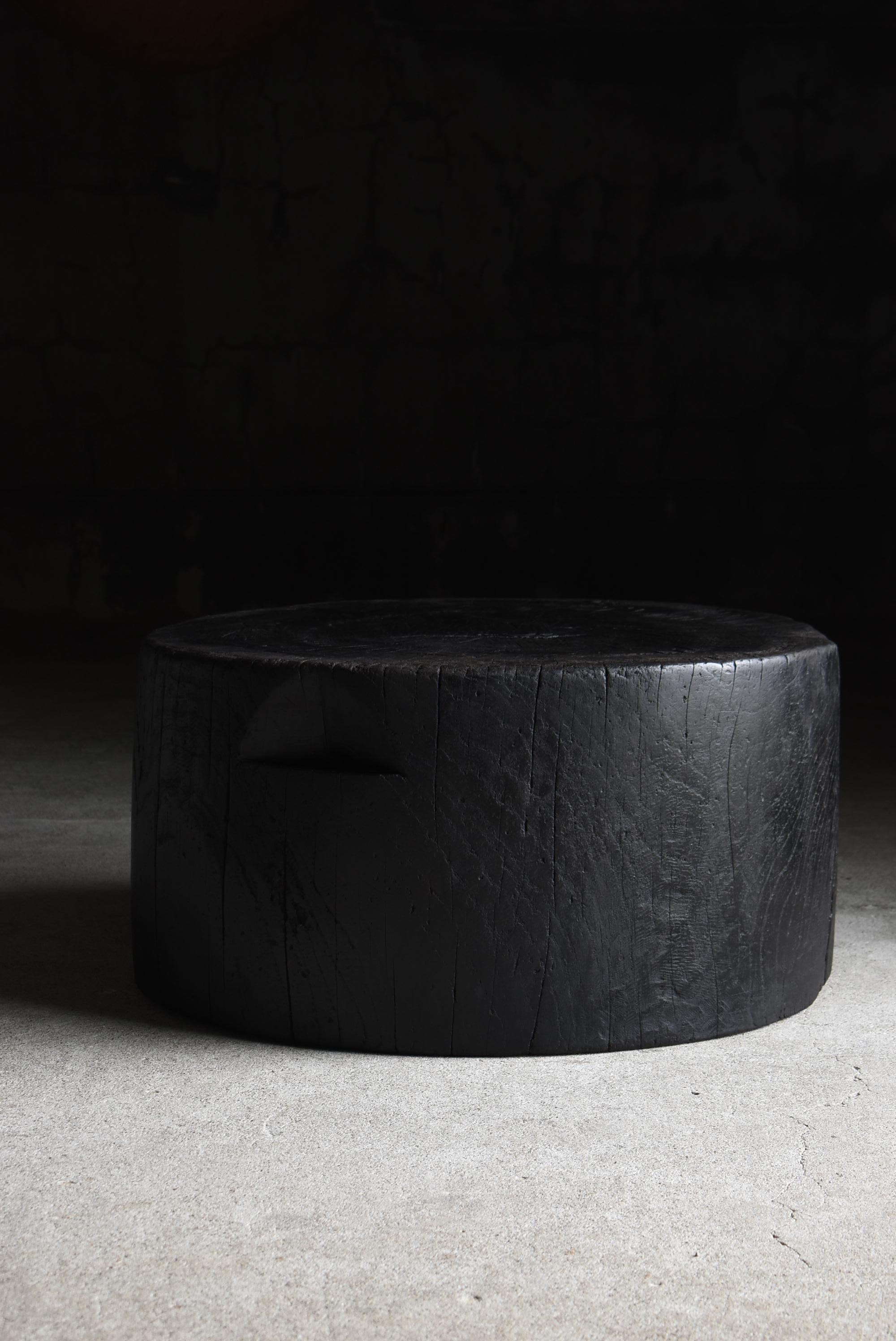 Japanese Antique Large Primitive Coffee Table 1860s-1900s / Black Wabi Sabi In Good Condition For Sale In Chōsei District Nagara, JP