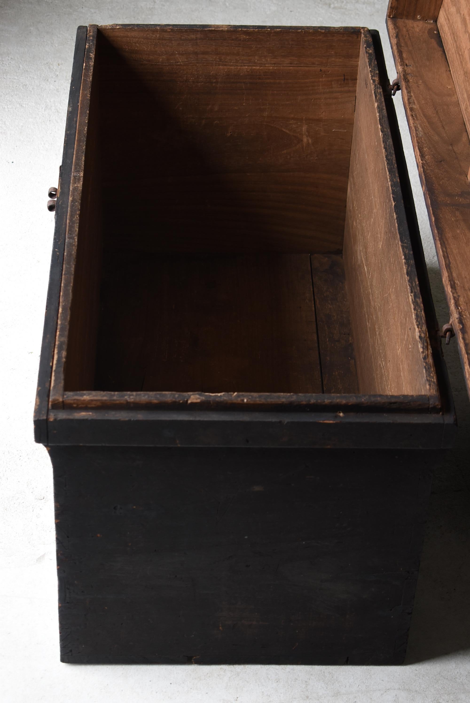 Japanese Antique Large Sideboard 1860s-1900s / Tansu Storage Box Wabi Sabi For Sale 10