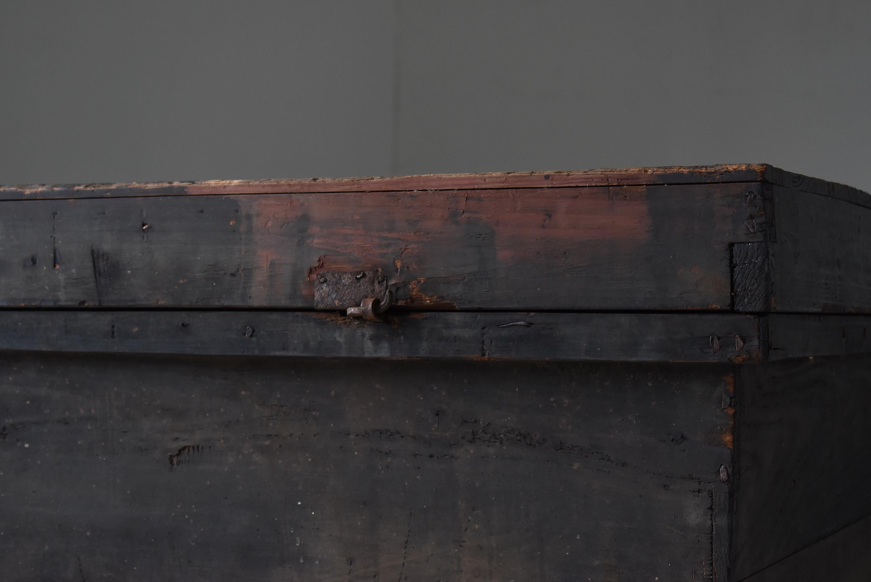 Grand buffet japonais des années 1860-1900 / Boîte de rangement Tansu Wabisabi 3